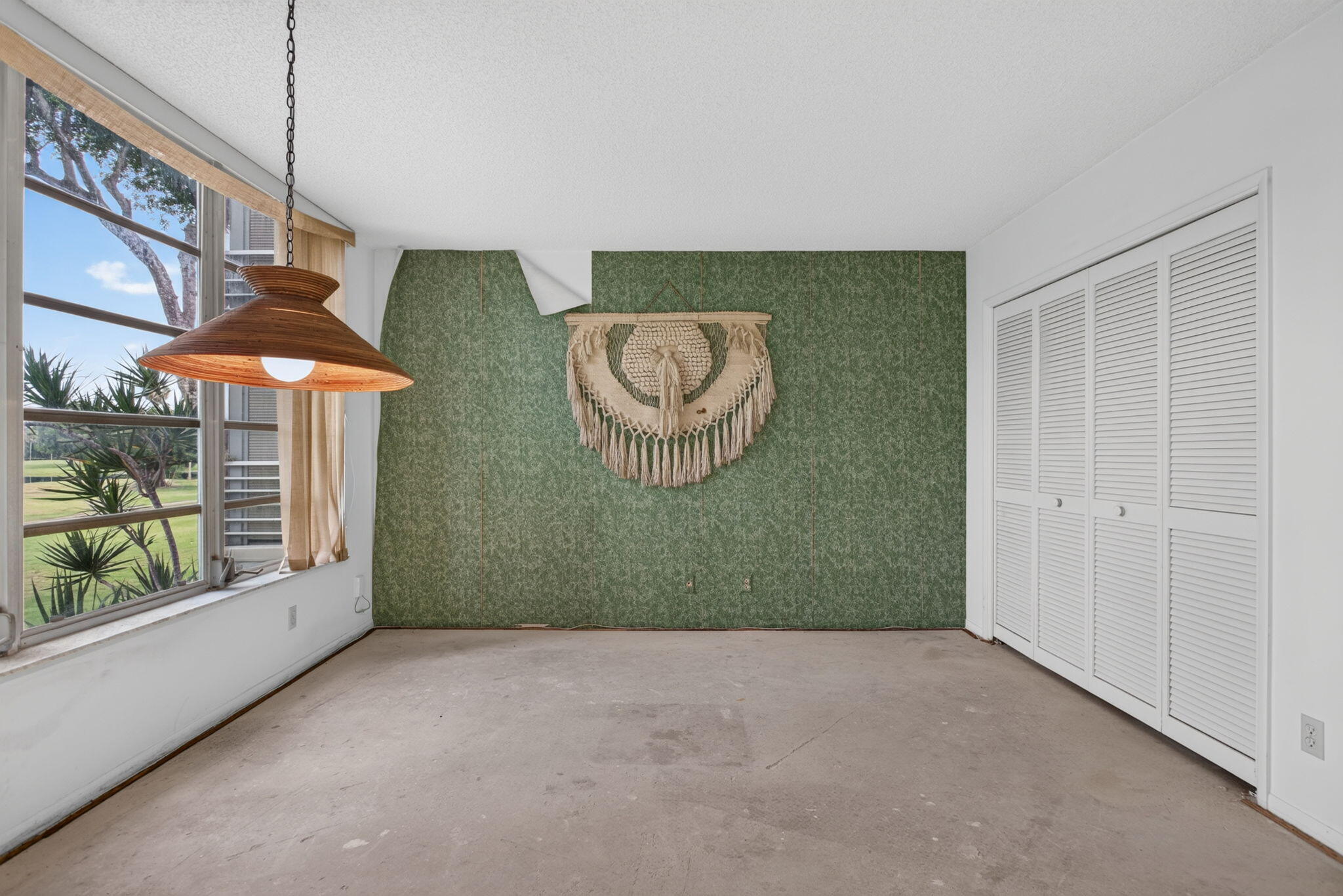 NO 124 PALM-AIRE COUNTRY CLUB - Residential
