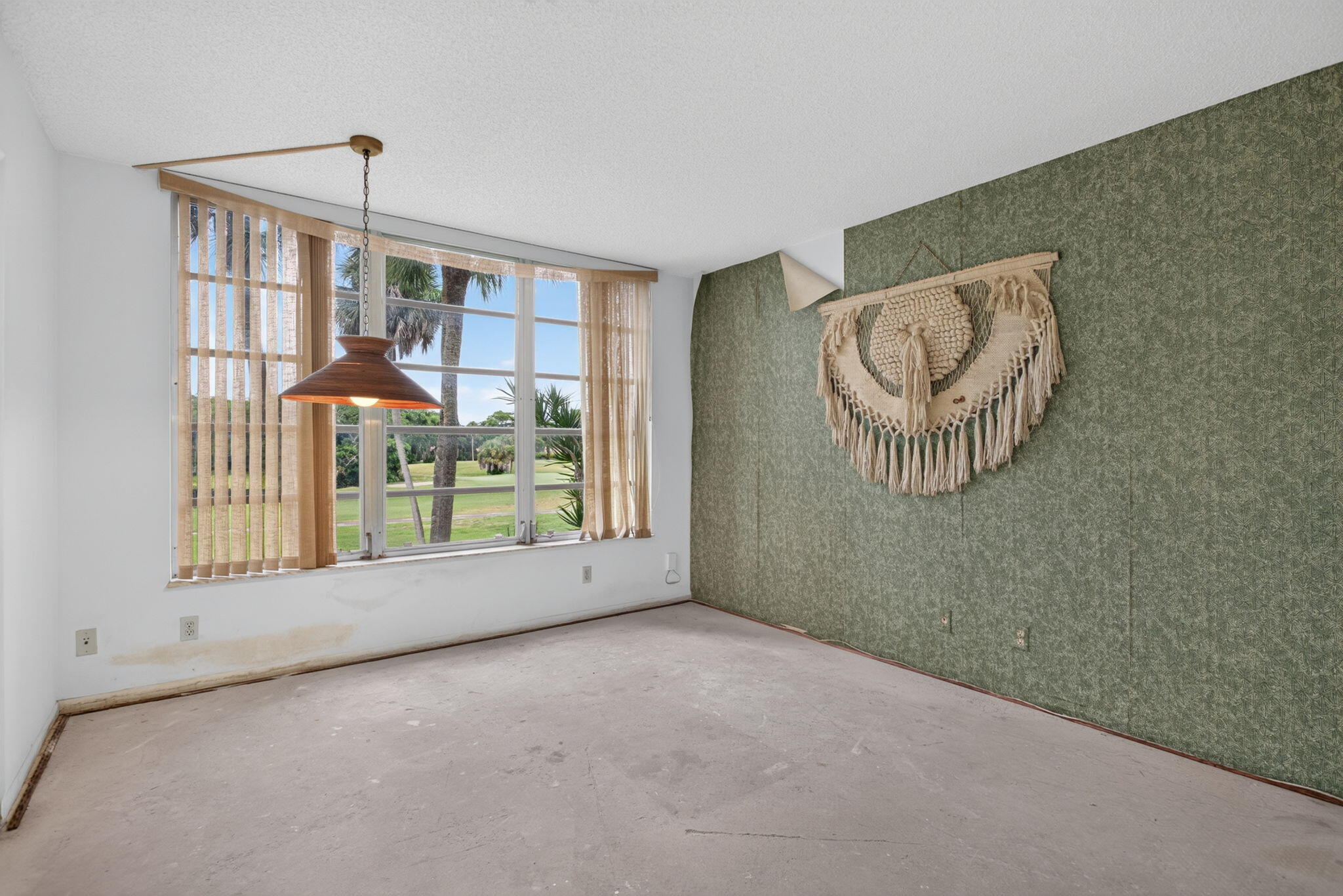 NO 124 PALM-AIRE COUNTRY CLUB - Residential