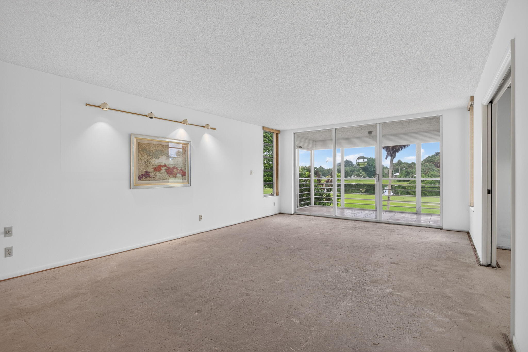 NO 124 PALM-AIRE COUNTRY CLUB - Residential