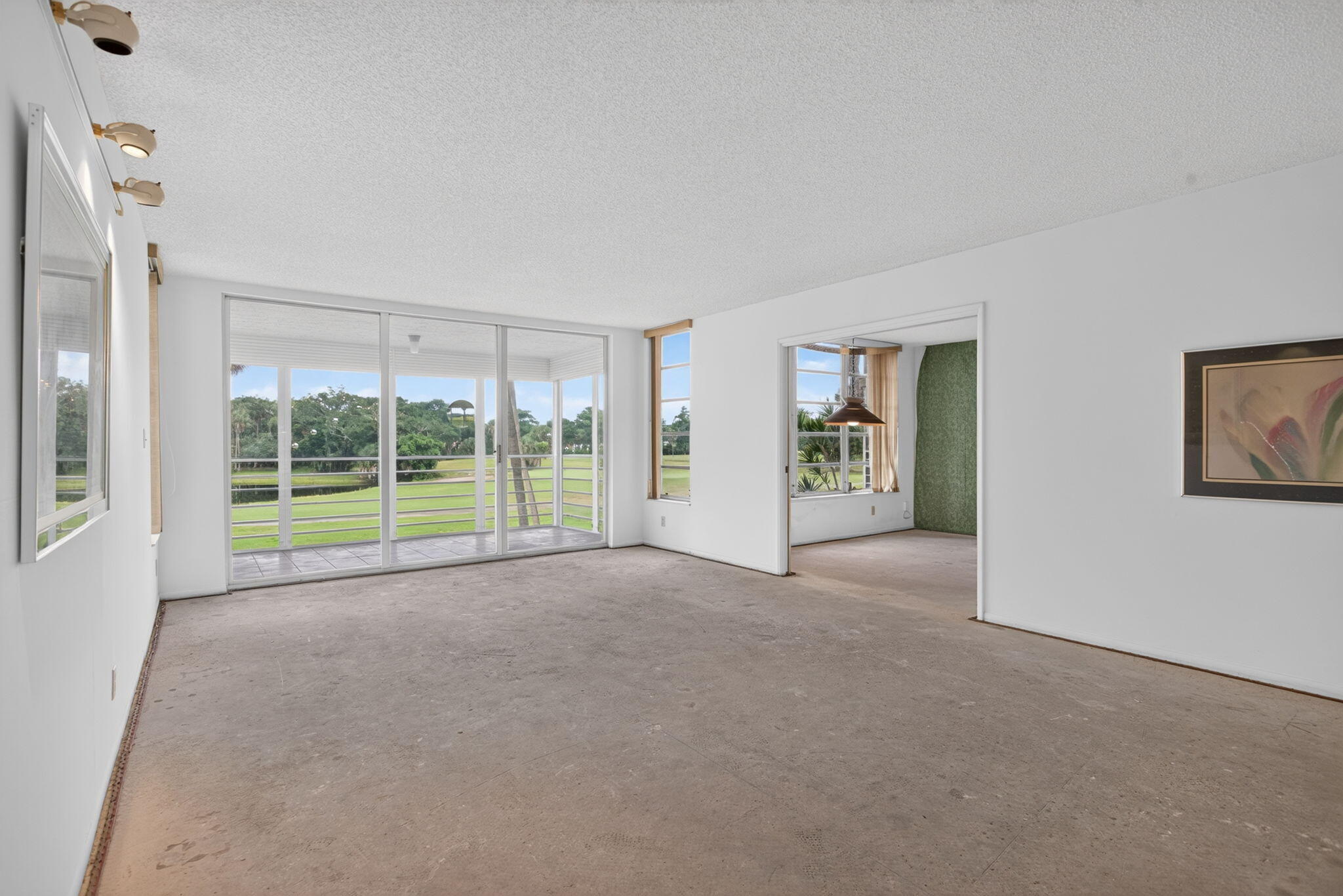NO 124 PALM-AIRE COUNTRY CLUB - Residential
