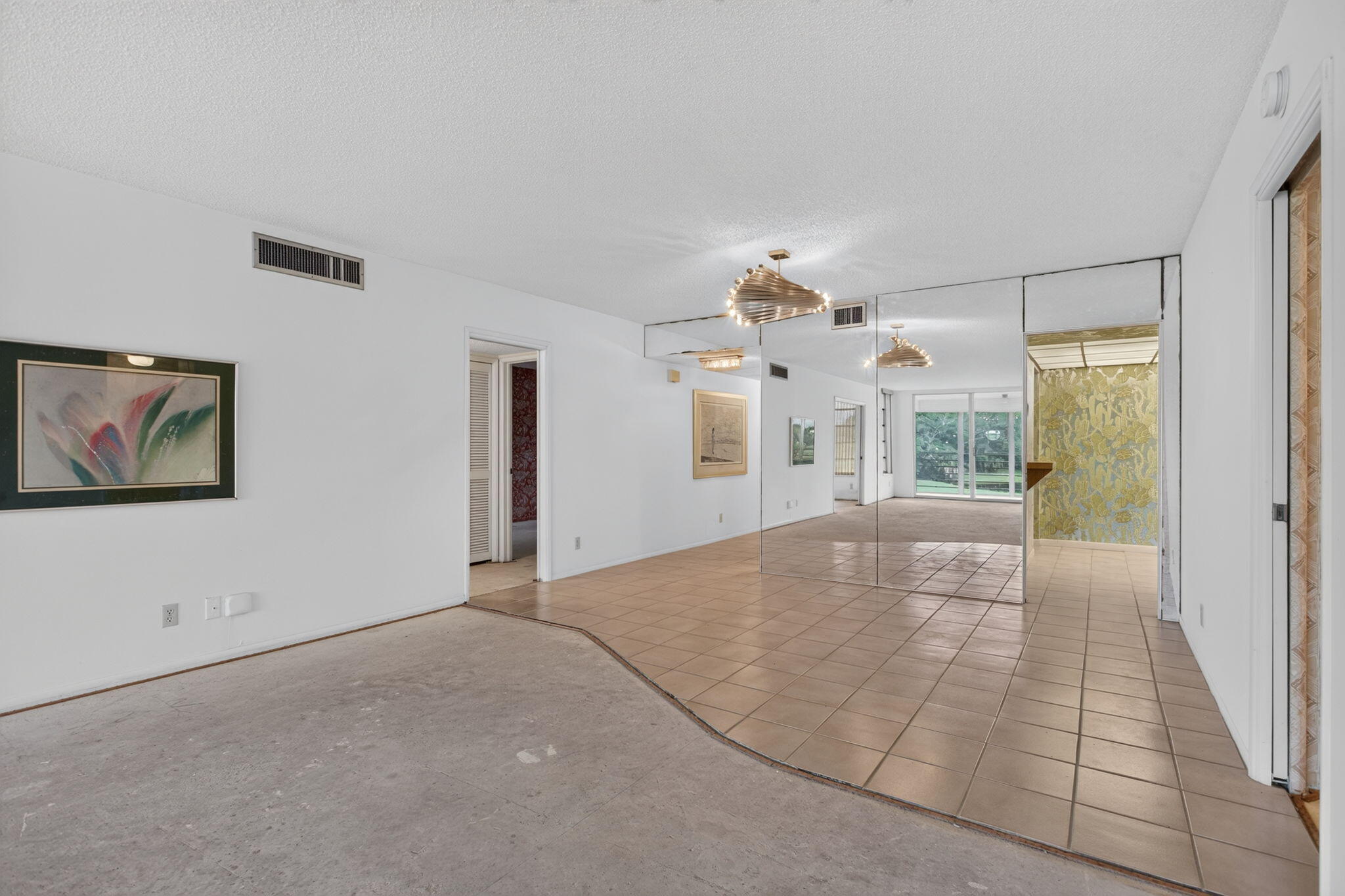 NO 124 PALM-AIRE COUNTRY CLUB - Residential