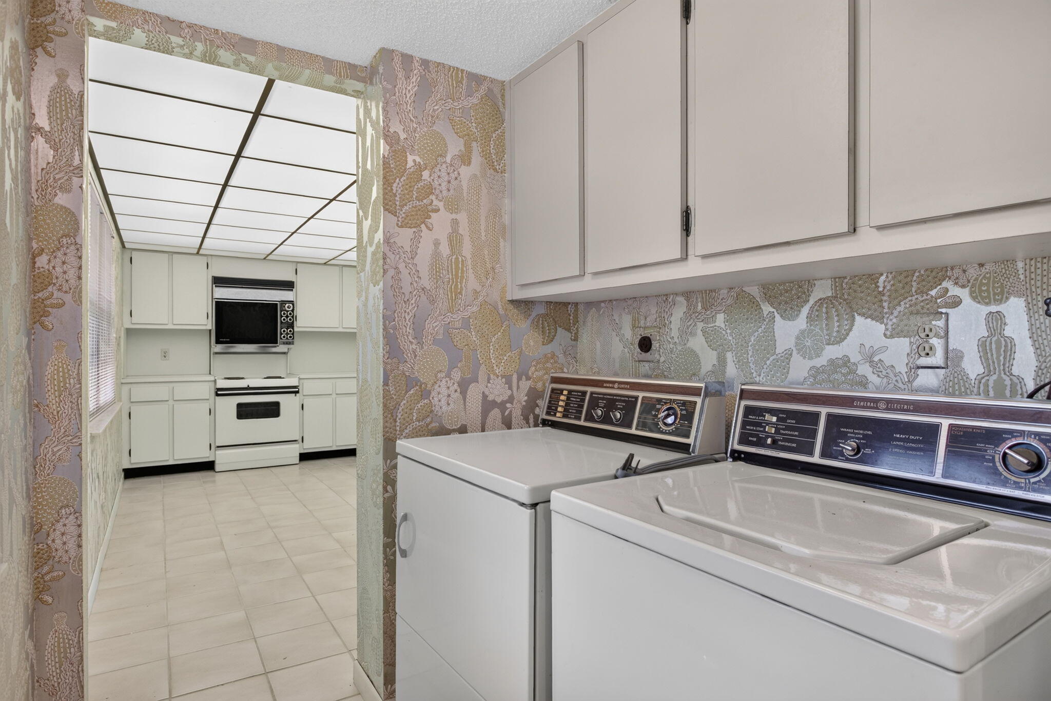 NO 124 PALM-AIRE COUNTRY CLUB - Residential