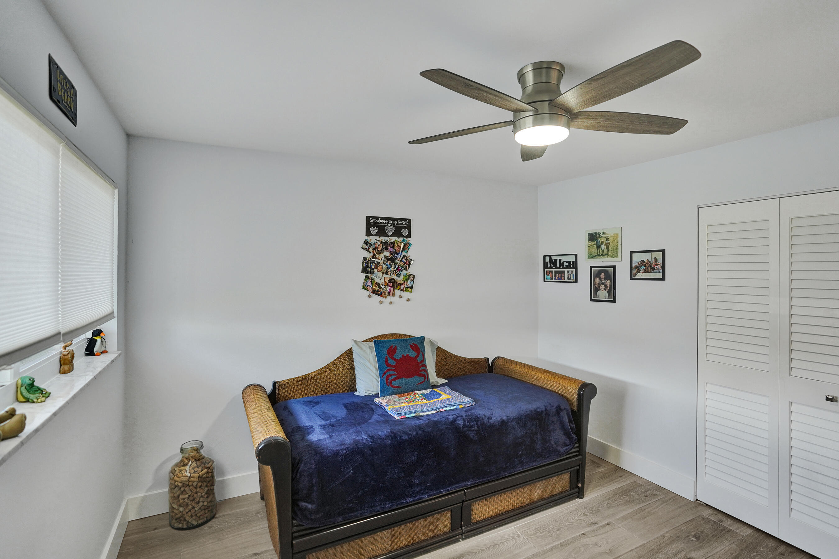 ISLAND TOWERS INC CONDO - Residential