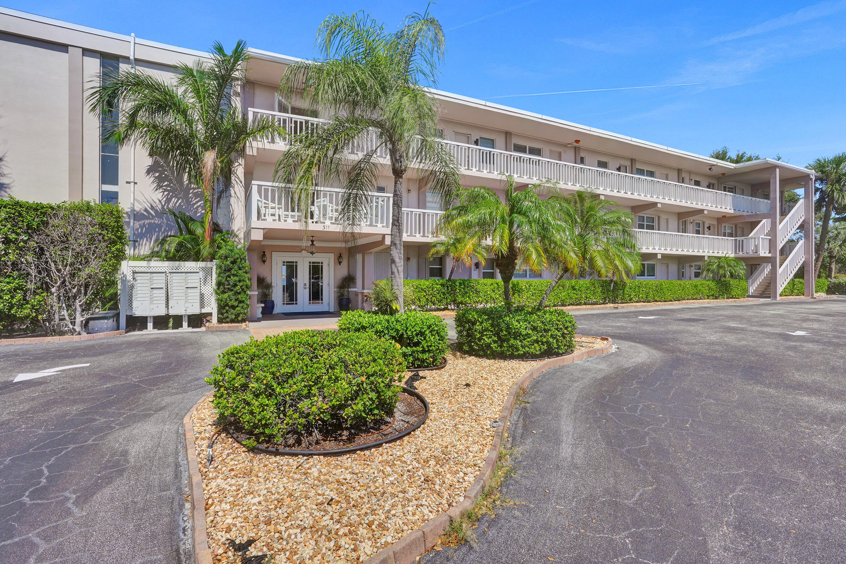 ISLAND TOWERS INC CONDO - Residential