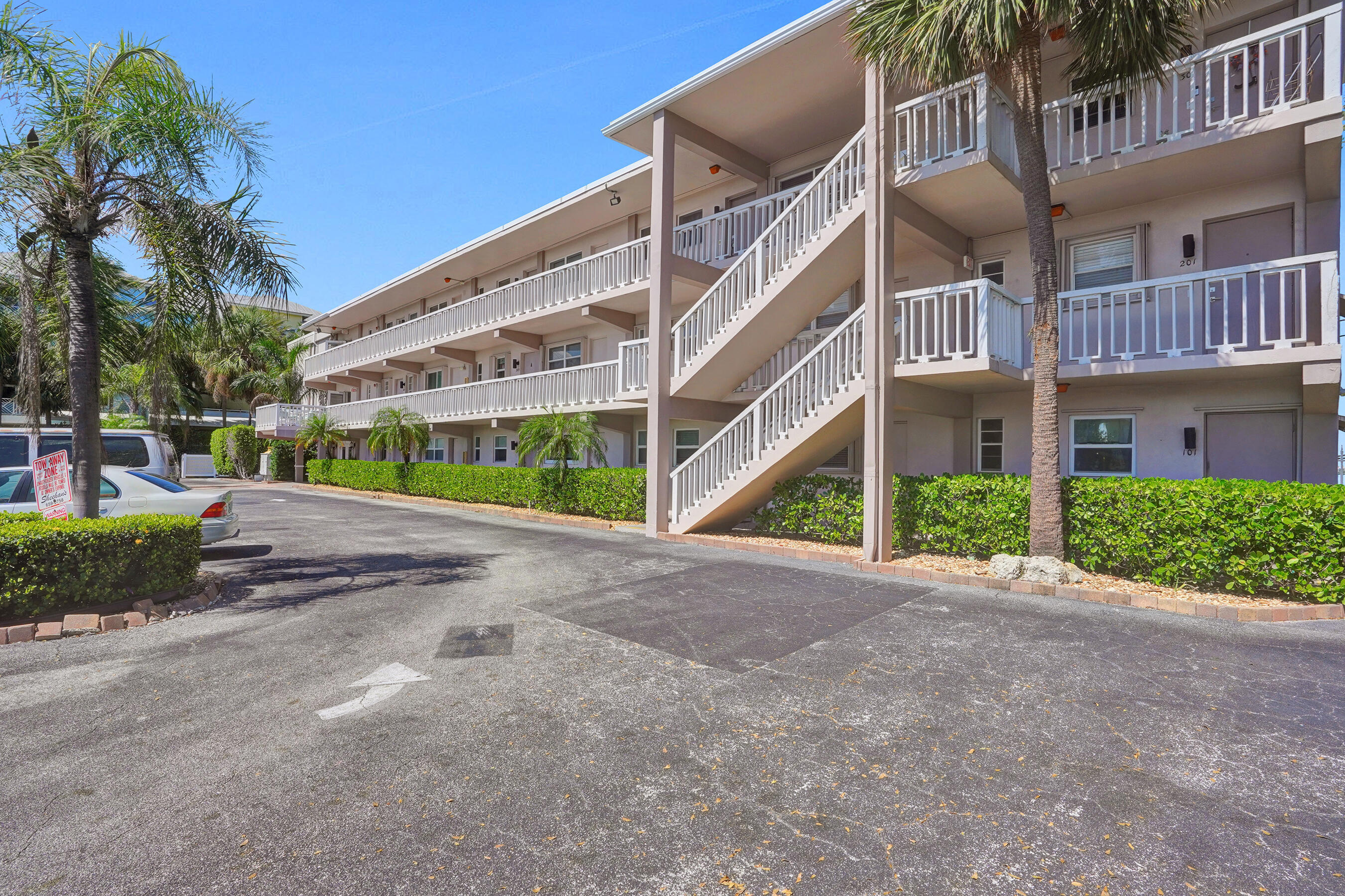 ISLAND TOWERS INC CONDO - Residential