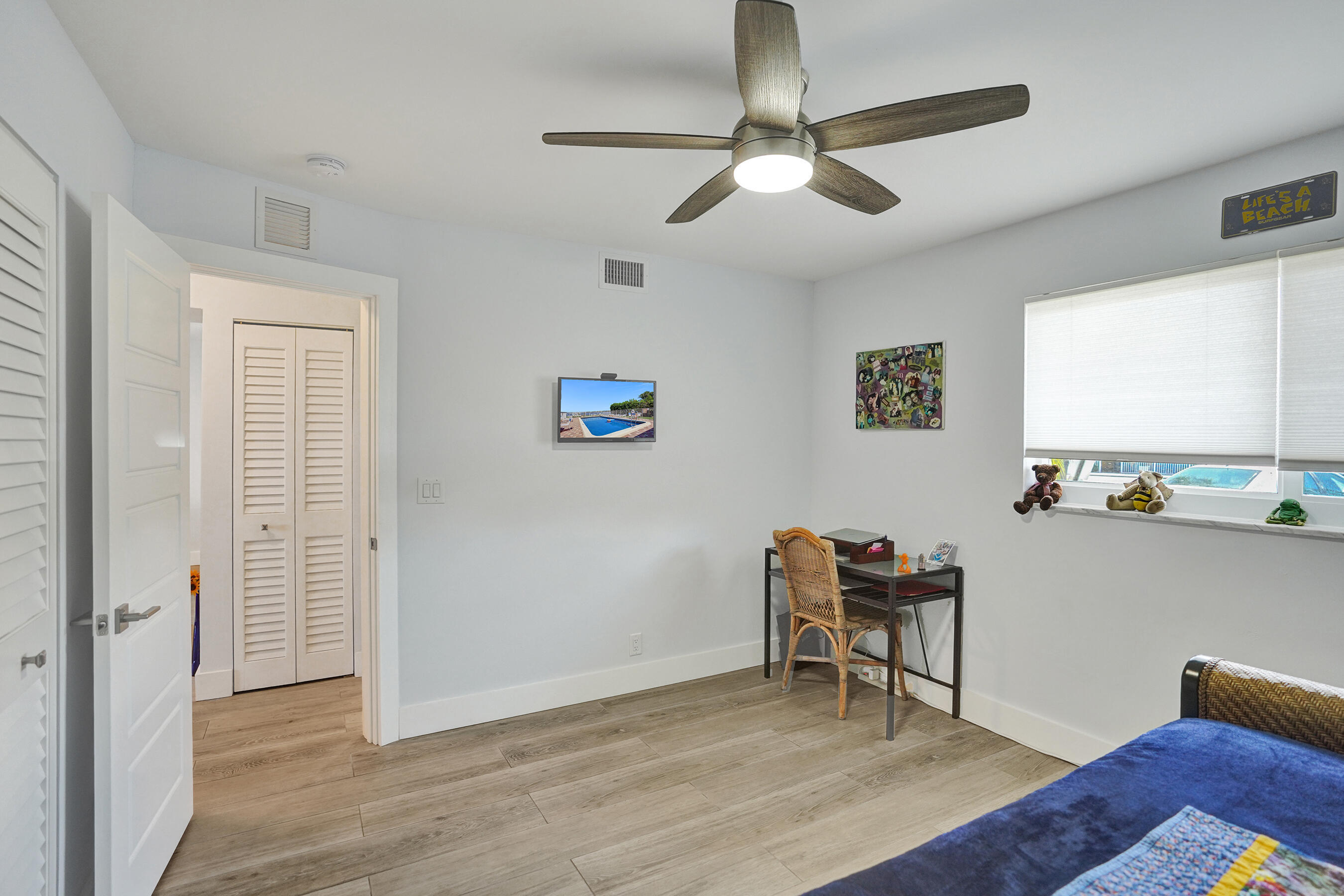 ISLAND TOWERS INC CONDO - Residential