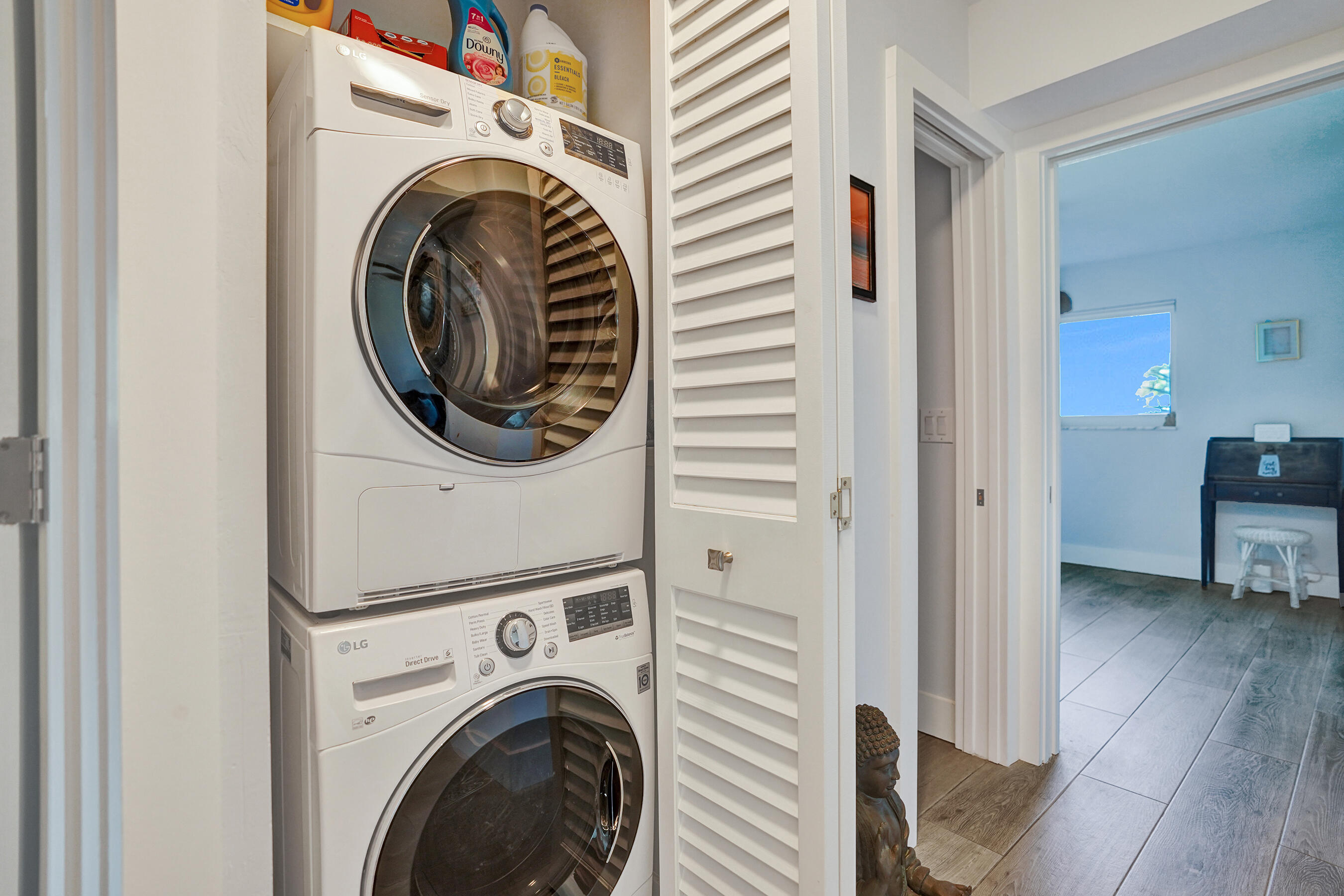 ISLAND TOWERS INC CONDO - Residential