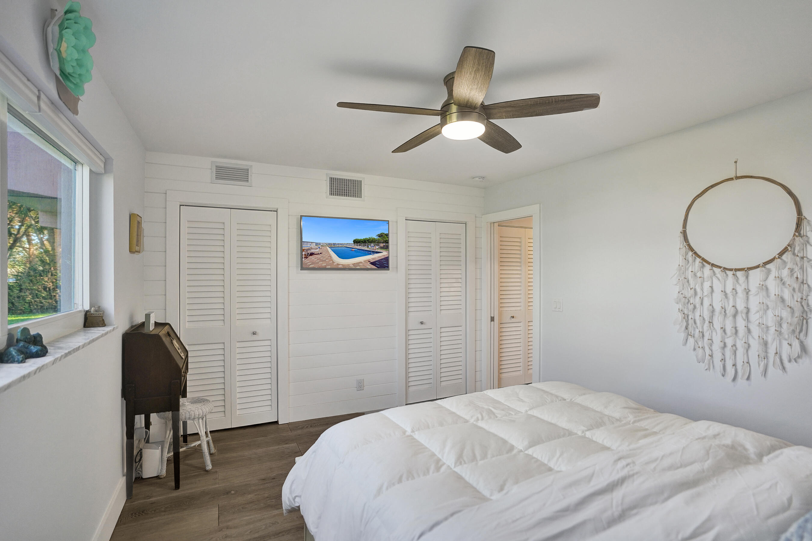ISLAND TOWERS INC CONDO - Residential