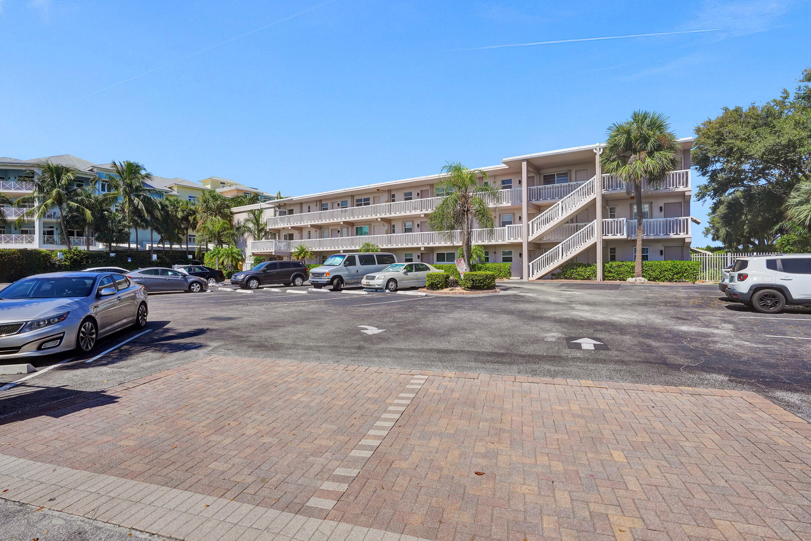 ISLAND TOWERS INC CONDO - Residential