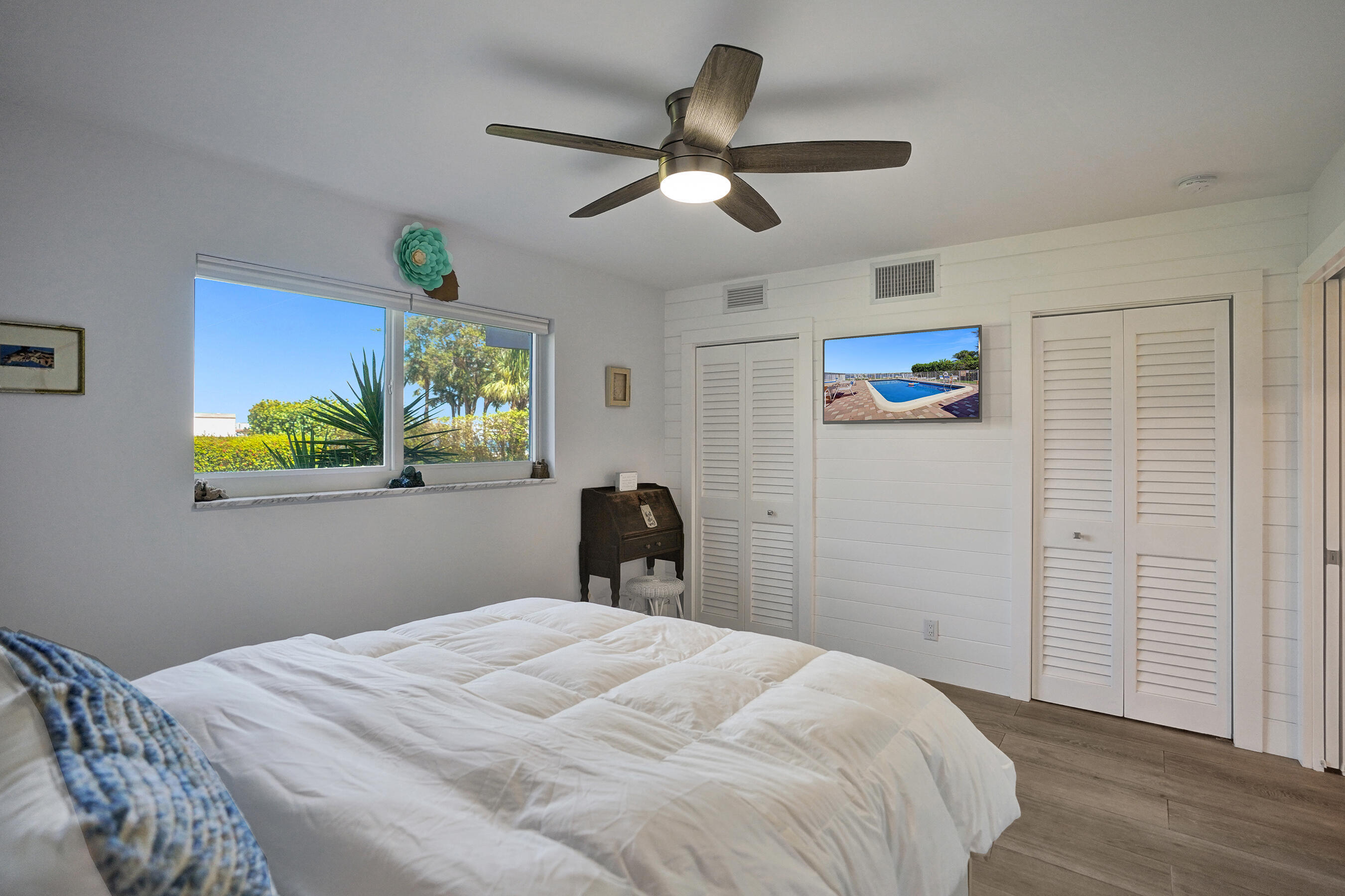 ISLAND TOWERS INC CONDO - Residential