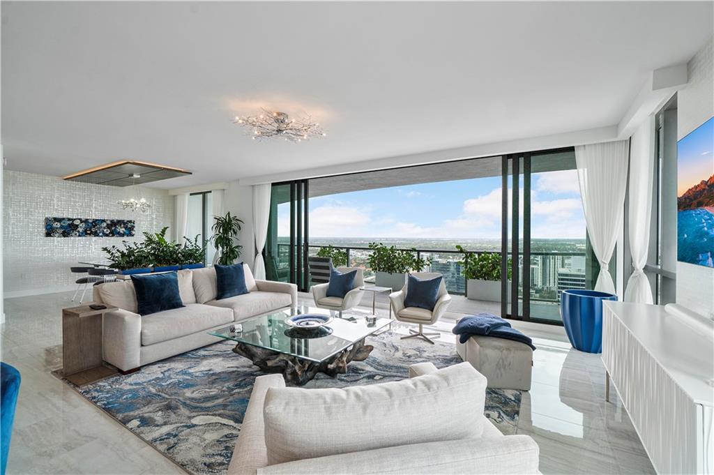 100 Las Olas - Residential