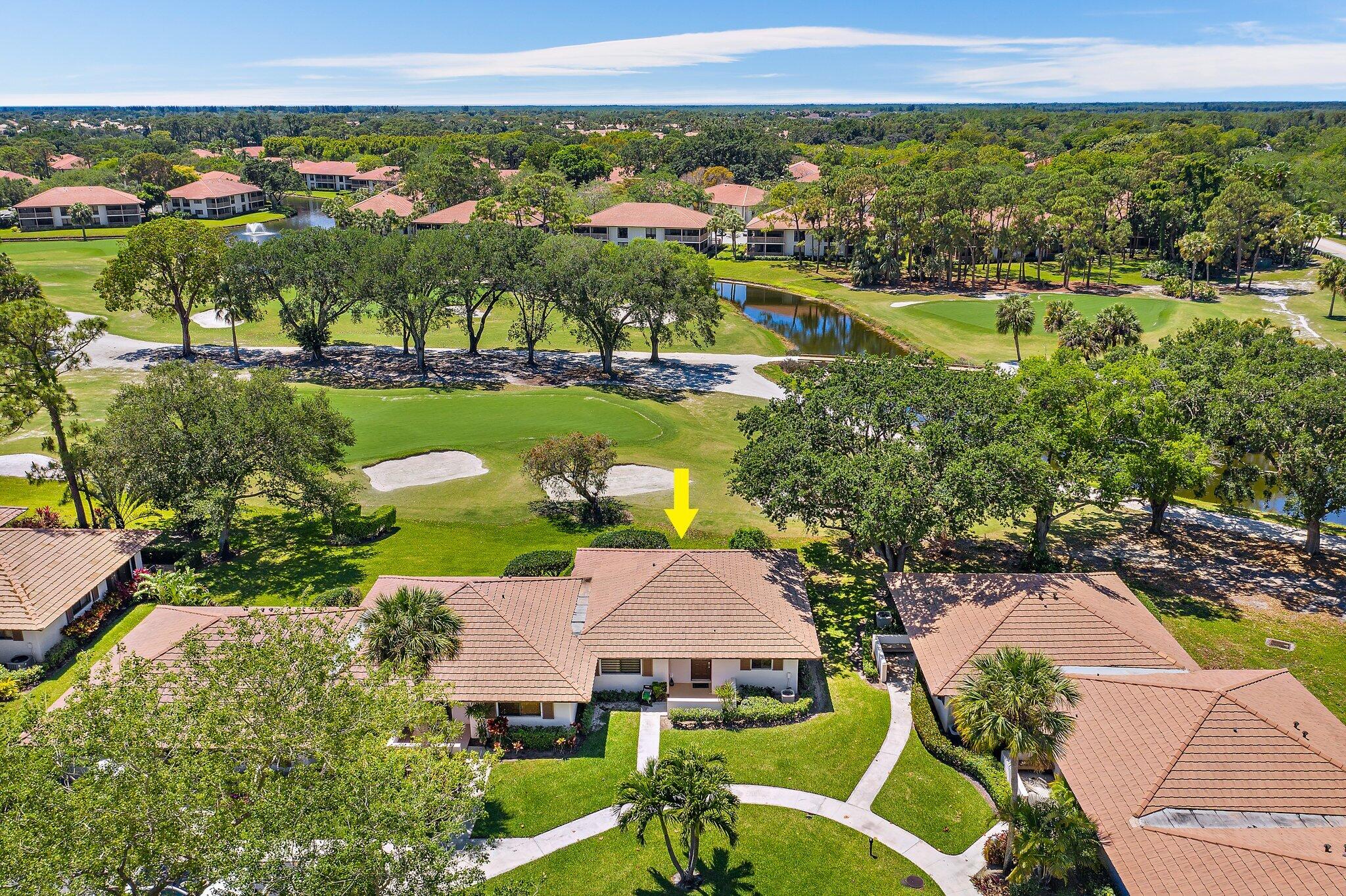 Beautifully Renovated Cottage With Incredible View. Stunning remodel of this light and bright designer decorated Club Cottage. Idyllic location overlooking the newly renovated Par 3 course. Completely renovated in 2021. 2 bedroom/2 full baths at PGA National Club Cottage located inside the prestigious gated community which is home of the Honda Classic. Walking distance to the Pedestrian Bridge which takes you to the Resort, Spa, Restaurants and Bars. The cottage is tastefully decorated with everything you need to feel at home including but not limited to fine furnishings, 3 large flat screen smart tvs (65'',55'',43'') full size washer/dryer and wifi throughout the home. NO PETS. The open plan kitchen includes quartz countertops, stainless steel appliances, garbage disposal and all the dishes, utensils and glassware to make your stay comfortable. Bathrooms are fully renovated with marble and porcelain tiles, quartz countertops. Master walk-in shower and guest tub/shower combo.
Master bedroom has a California King bed with a hybrid mattress, walk-in closet and plenty of drawer space. The Guest Room has a queen size bed with a memory foam mattress.
Sit inside, or out on the patio and enjoy the amazing view of the golf course and waterway. Relax on the patio while barbequing on the Weber Grill.
Enjoy golfing, shopping and fine dining just minutes away. Only 10 minutes to the prestigious Gardens Mall, 20 minutes to pristine beaches and 20 minutes to Palm Beach Airport! The surrounding area has over 100 restaurants from which to choose.