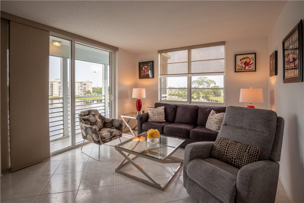 NO. 52 PALM-AIRE COUNTRY - Residential