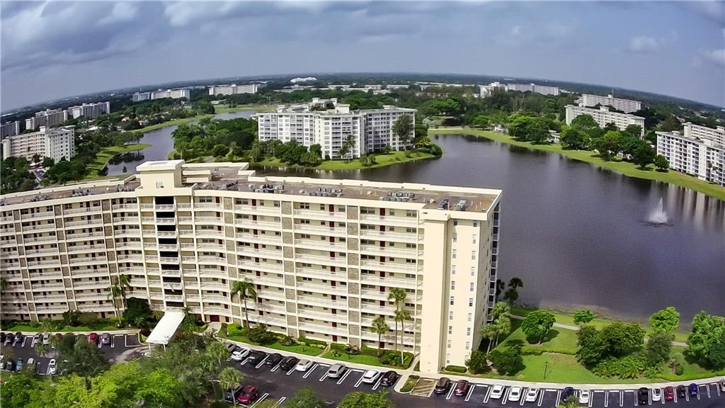 NO. 52 PALM-AIRE COUNTRY - Residential