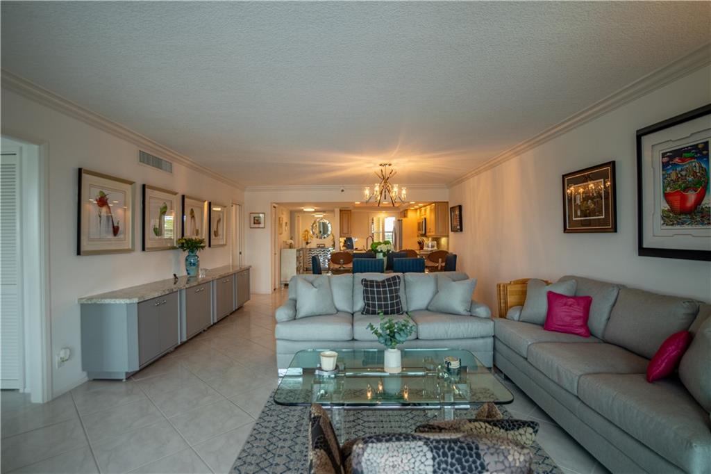 NO. 52 PALM-AIRE COUNTRY - Residential