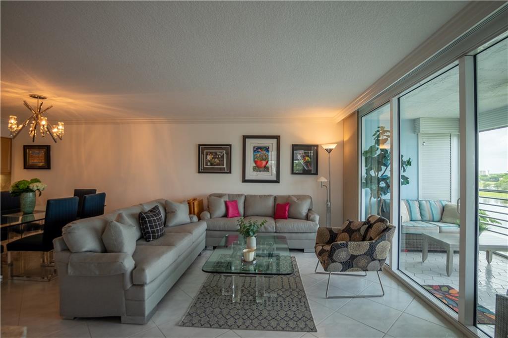 NO. 52 PALM-AIRE COUNTRY - Residential