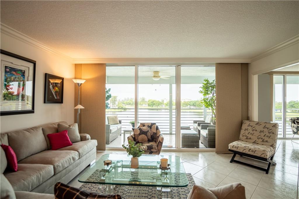 NO. 52 PALM-AIRE COUNTRY - Residential