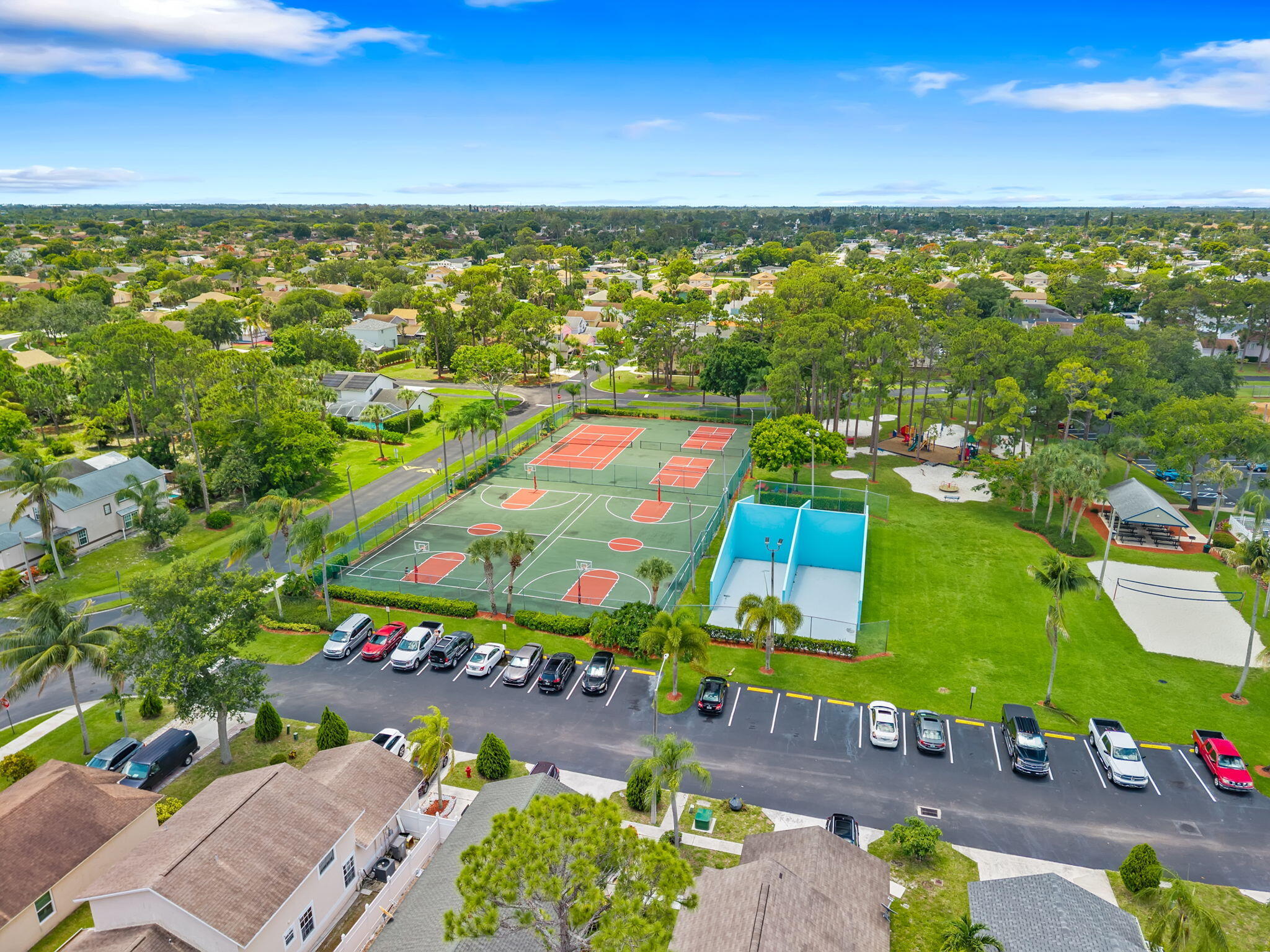 VICTORIA WOODS - Residential