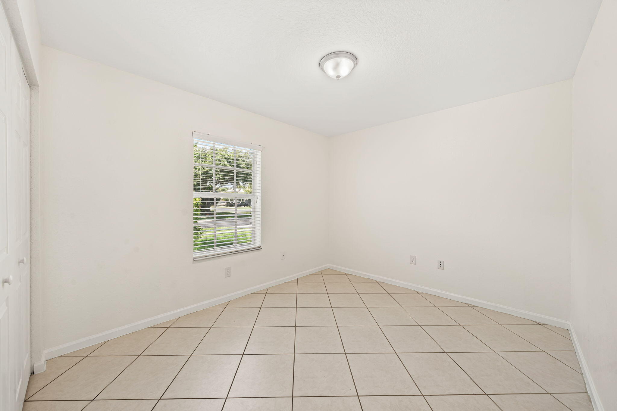 VICTORIA WOODS - Residential