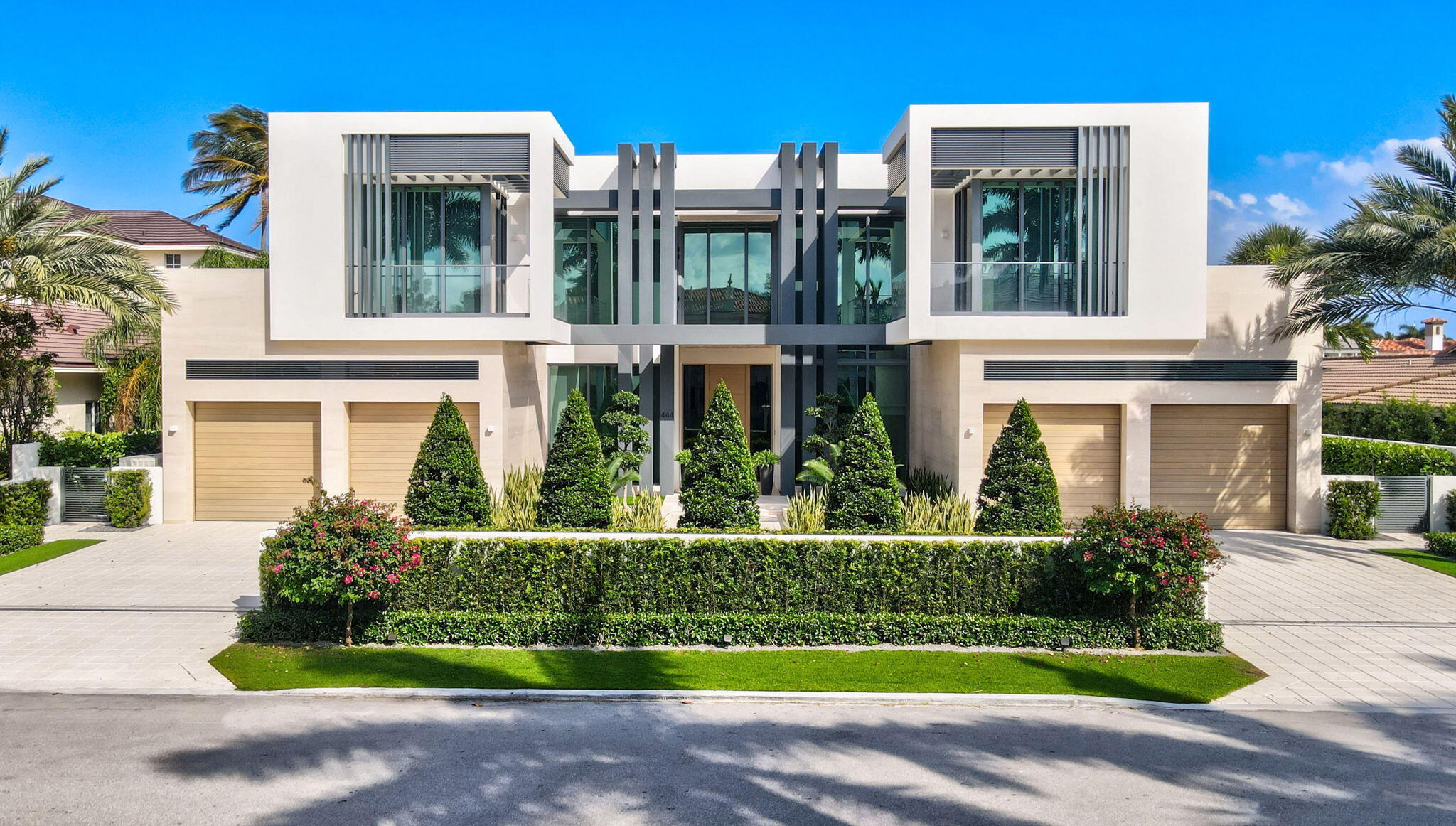 ROYAL PALM YACHT & COUNTRY CLUB - Residential