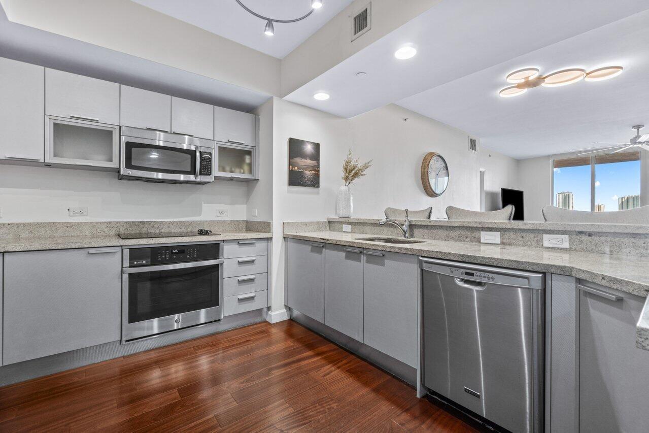MARINA GRANDE RIVIERA BEACH CONDO - Residential
