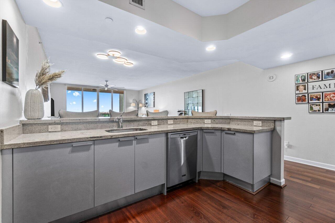 MARINA GRANDE RIVIERA BEACH CONDO - Residential