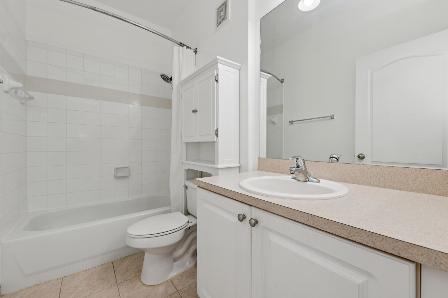 RESIDENCES AT LEGACY PLACE CONDO - Residential Lease