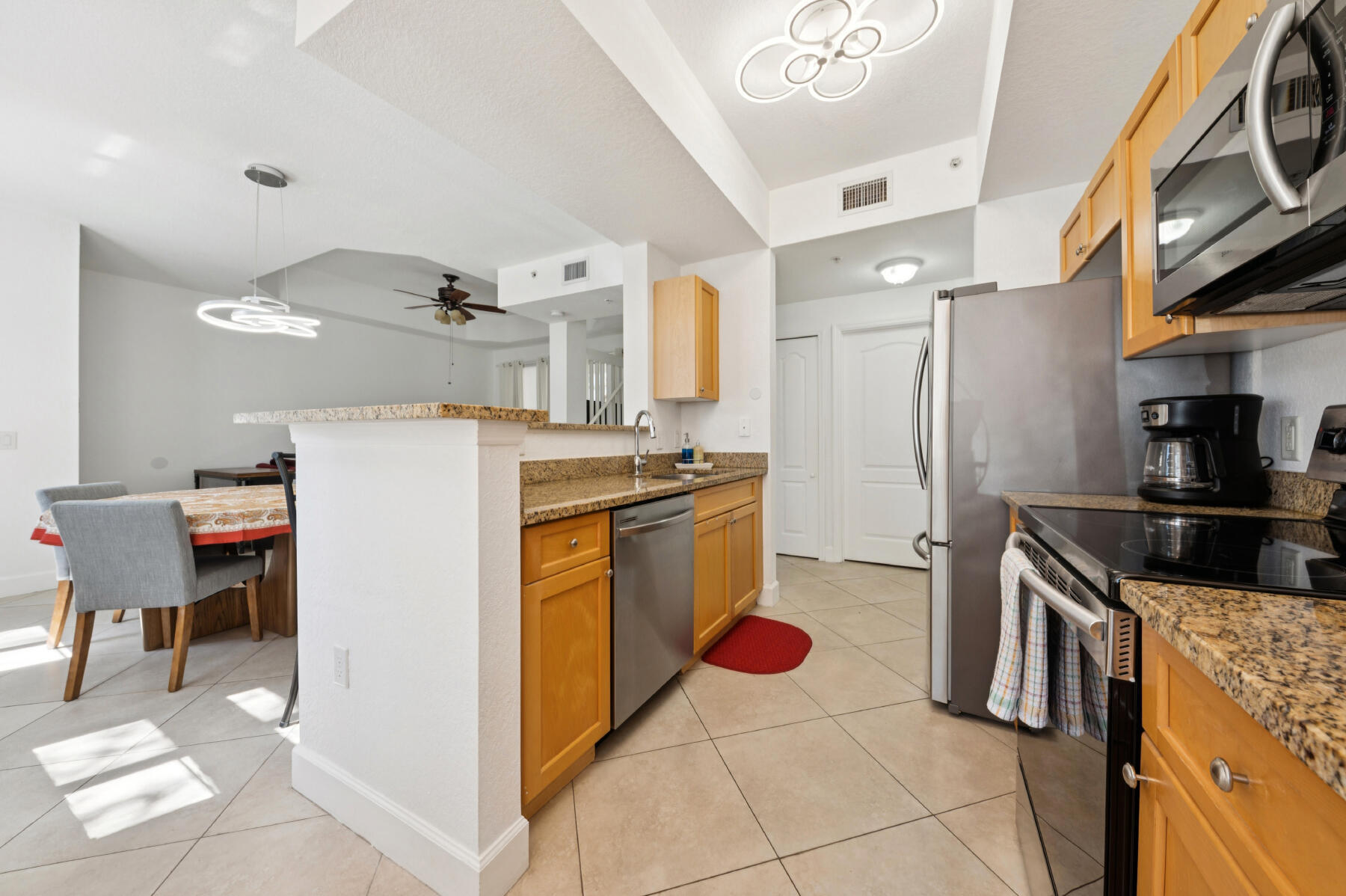 RESIDENCES AT LEGACY PLACE CONDO - Residential Lease