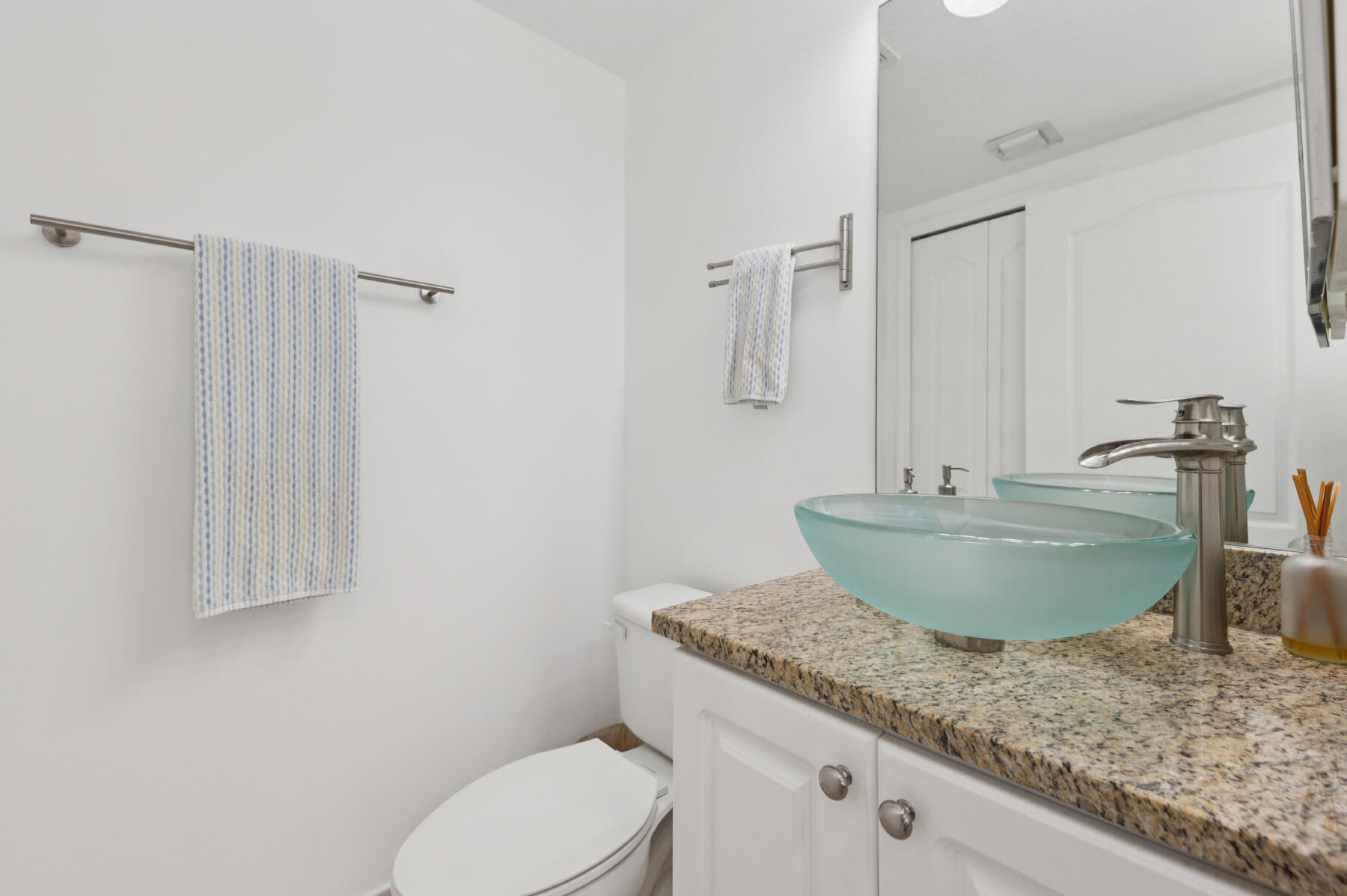 RESIDENCES AT LEGACY PLACE CONDO - Residential Lease