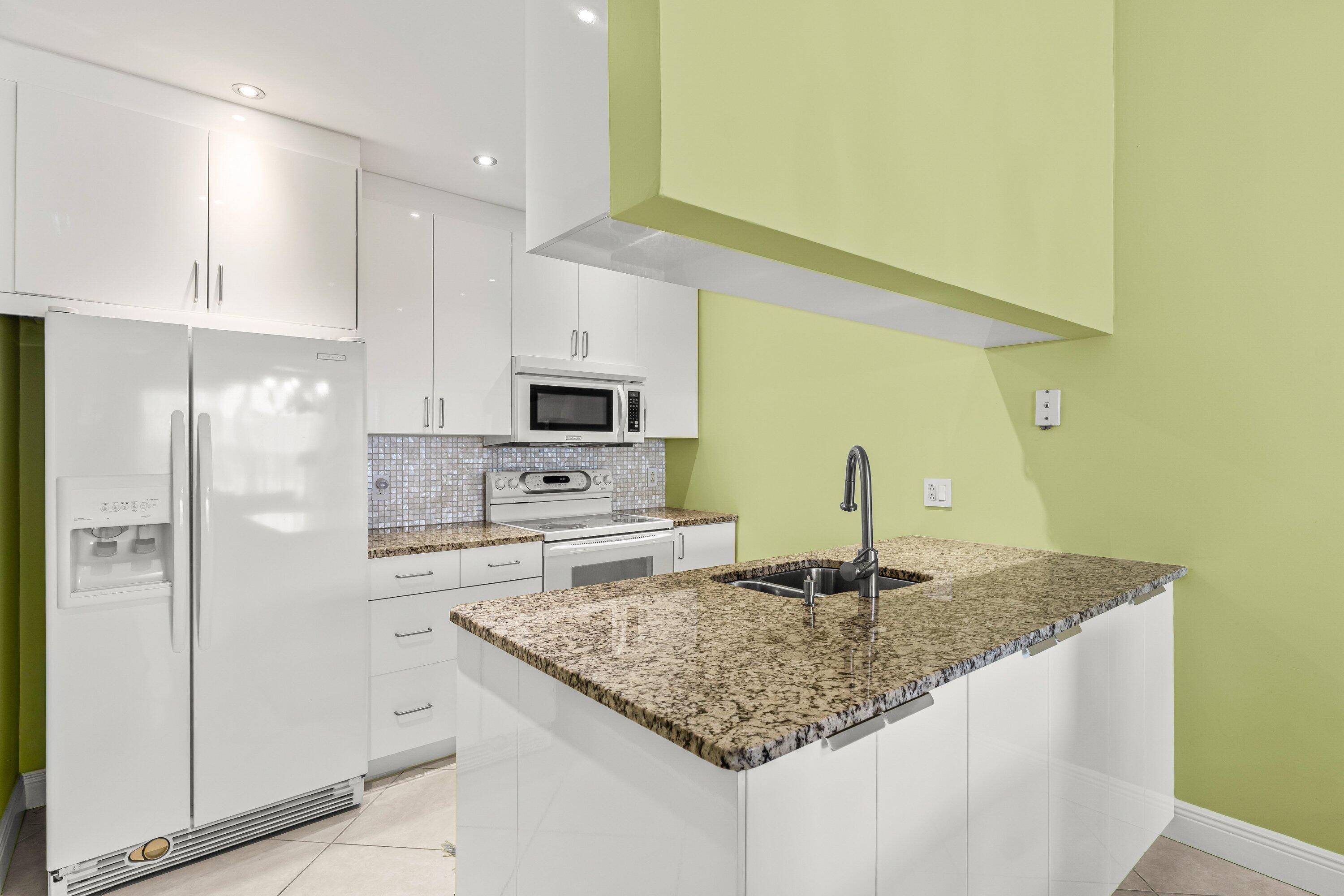 WATERSIDE VILLAGE OF PALM BEACH CONDO - Residential