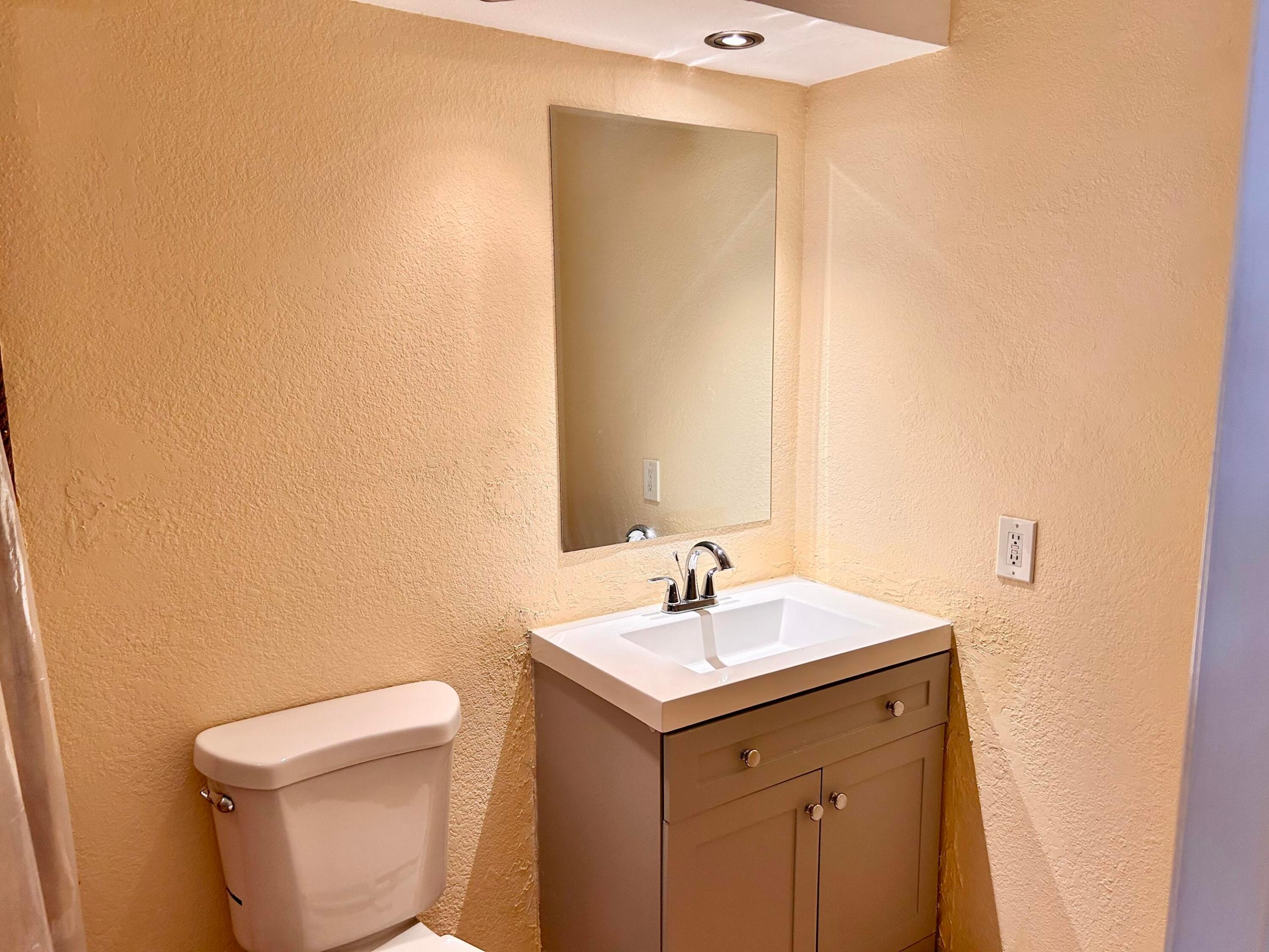 BOCA HILLS CONDO - Residential Lease