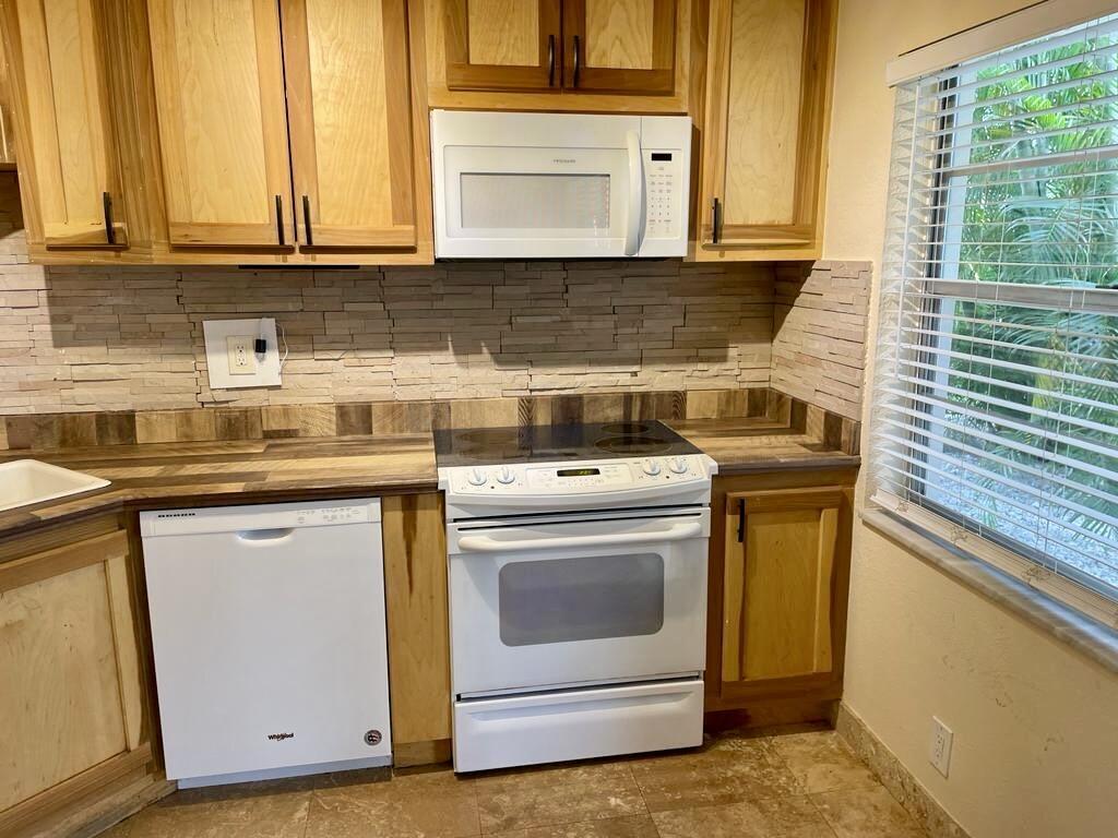 BOCA HILLS CONDO - Residential Lease