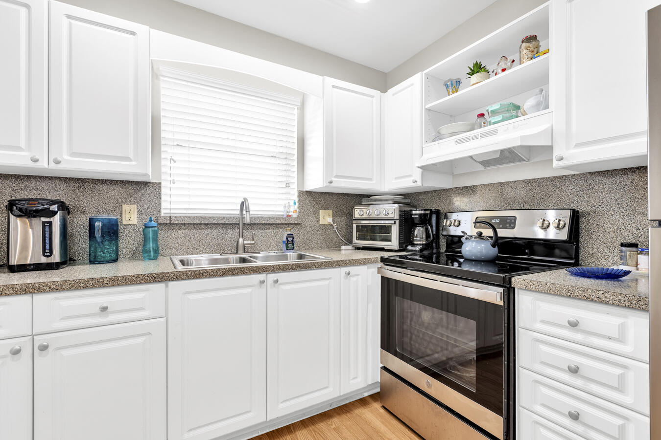 BEVERLY HILLS CONDO NUMBER TWO - Residential