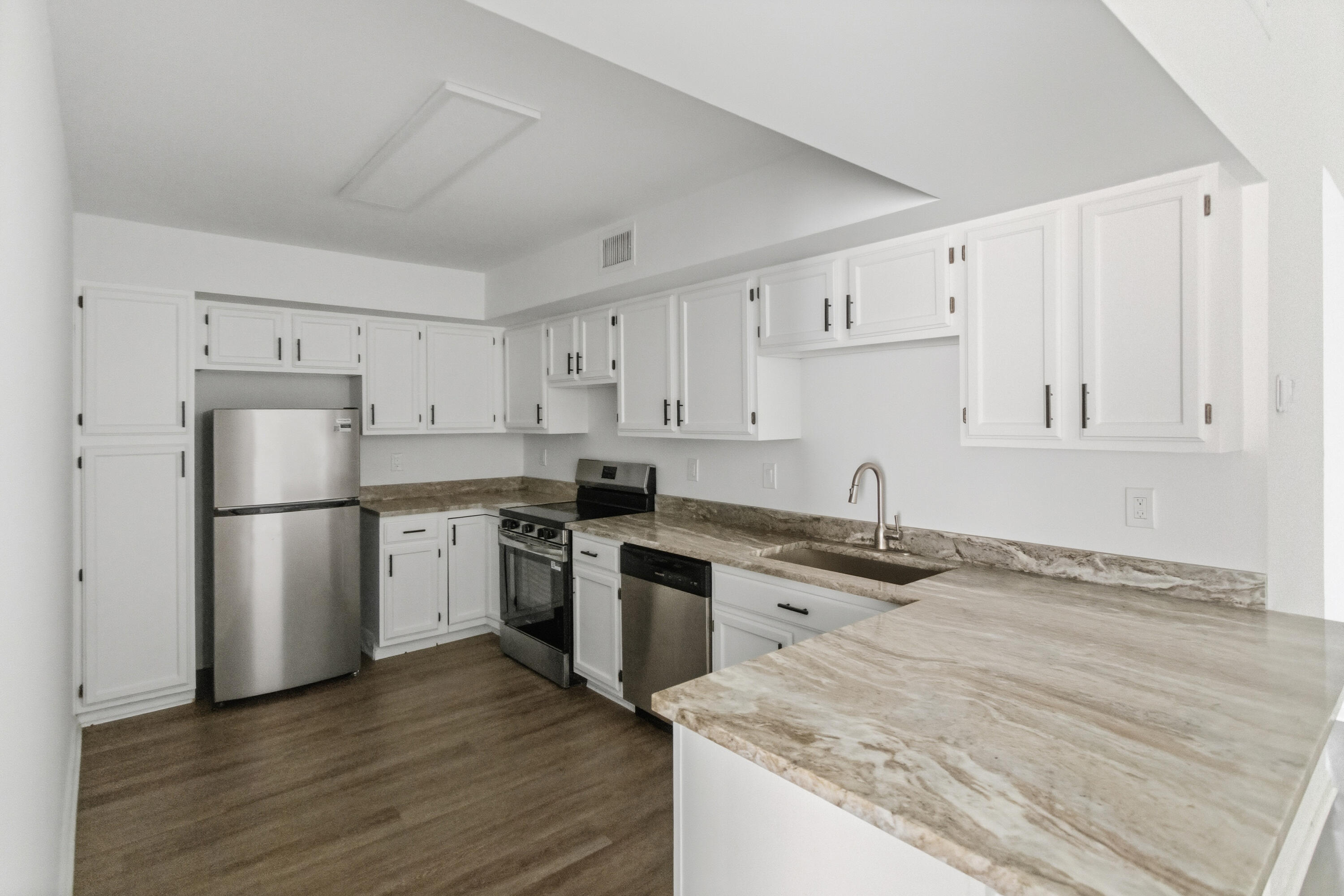 LAKE WINDWOOD CONDO - Residential Lease