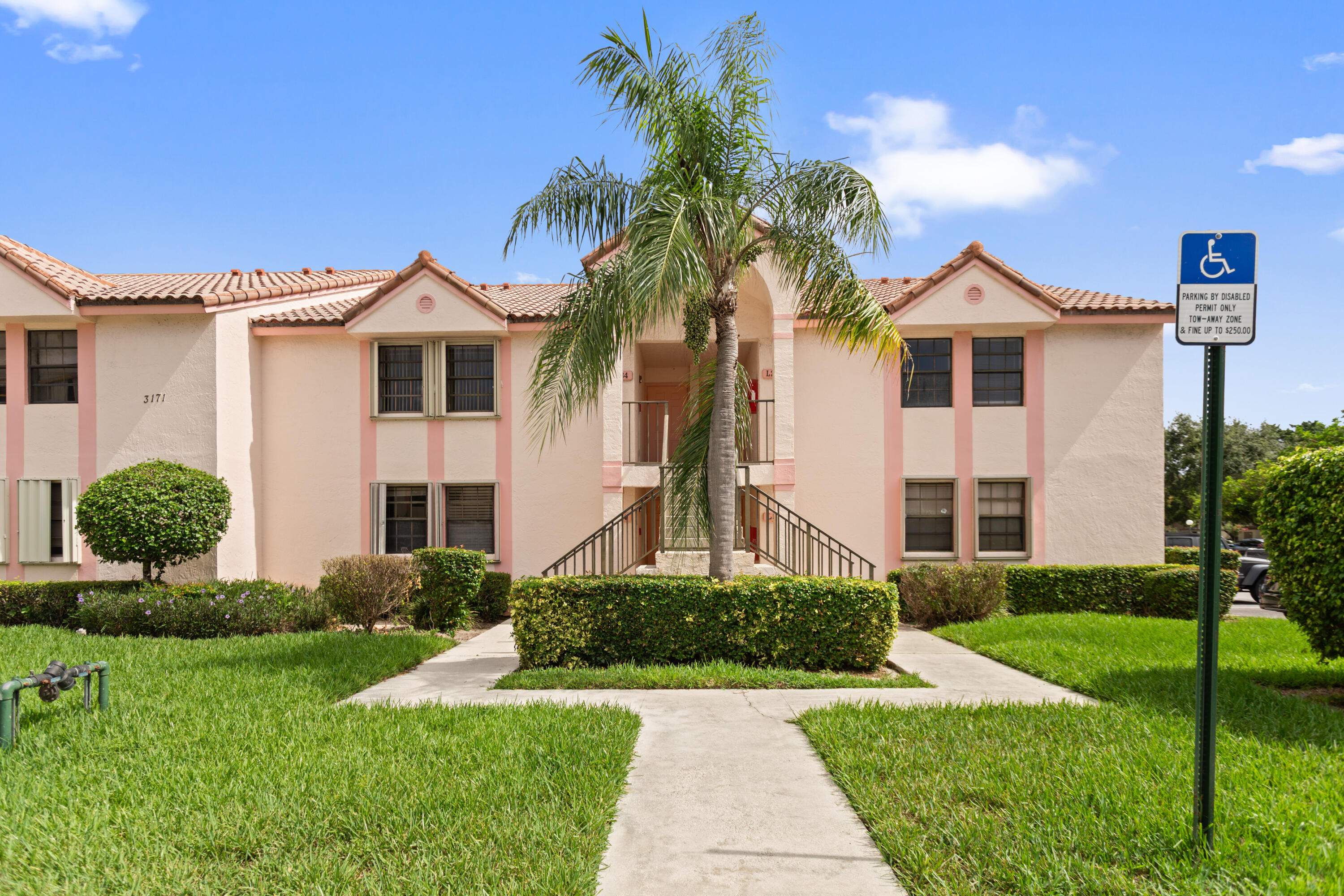 LAKE WINDWOOD CONDO - Residential Lease