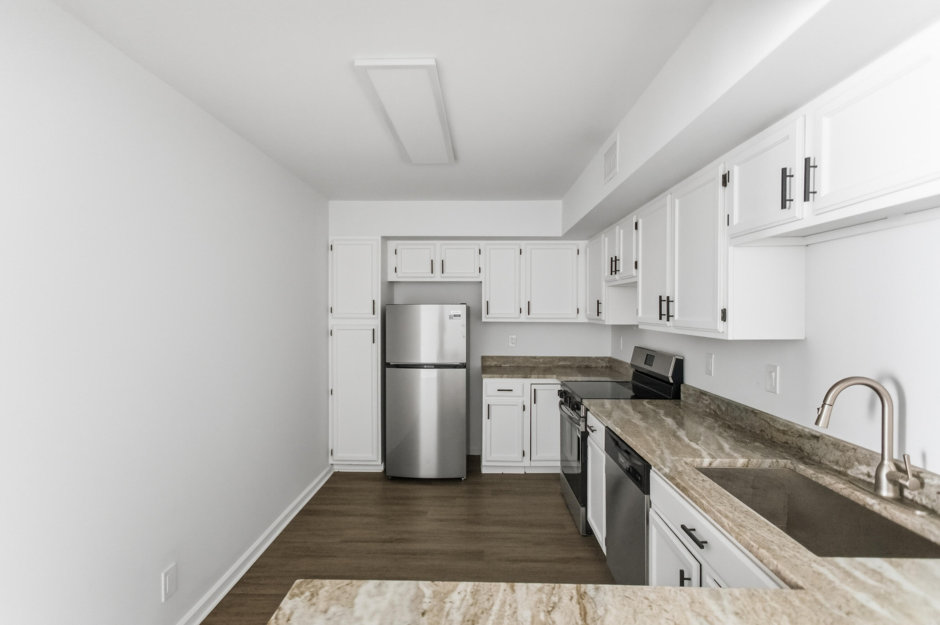 LAKE WINDWOOD CONDO - Residential Lease