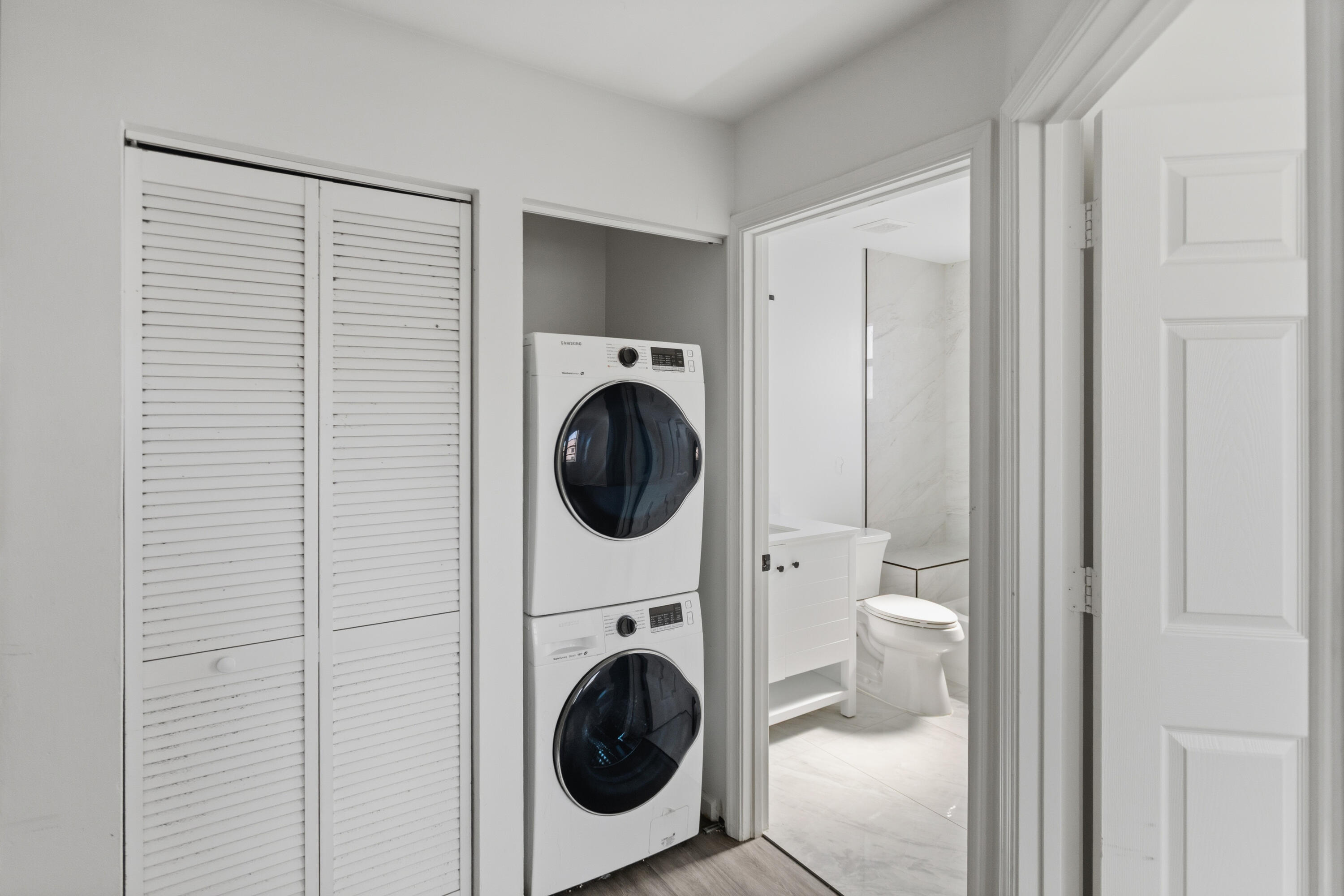 LAKE WINDWOOD CONDO - Residential Lease