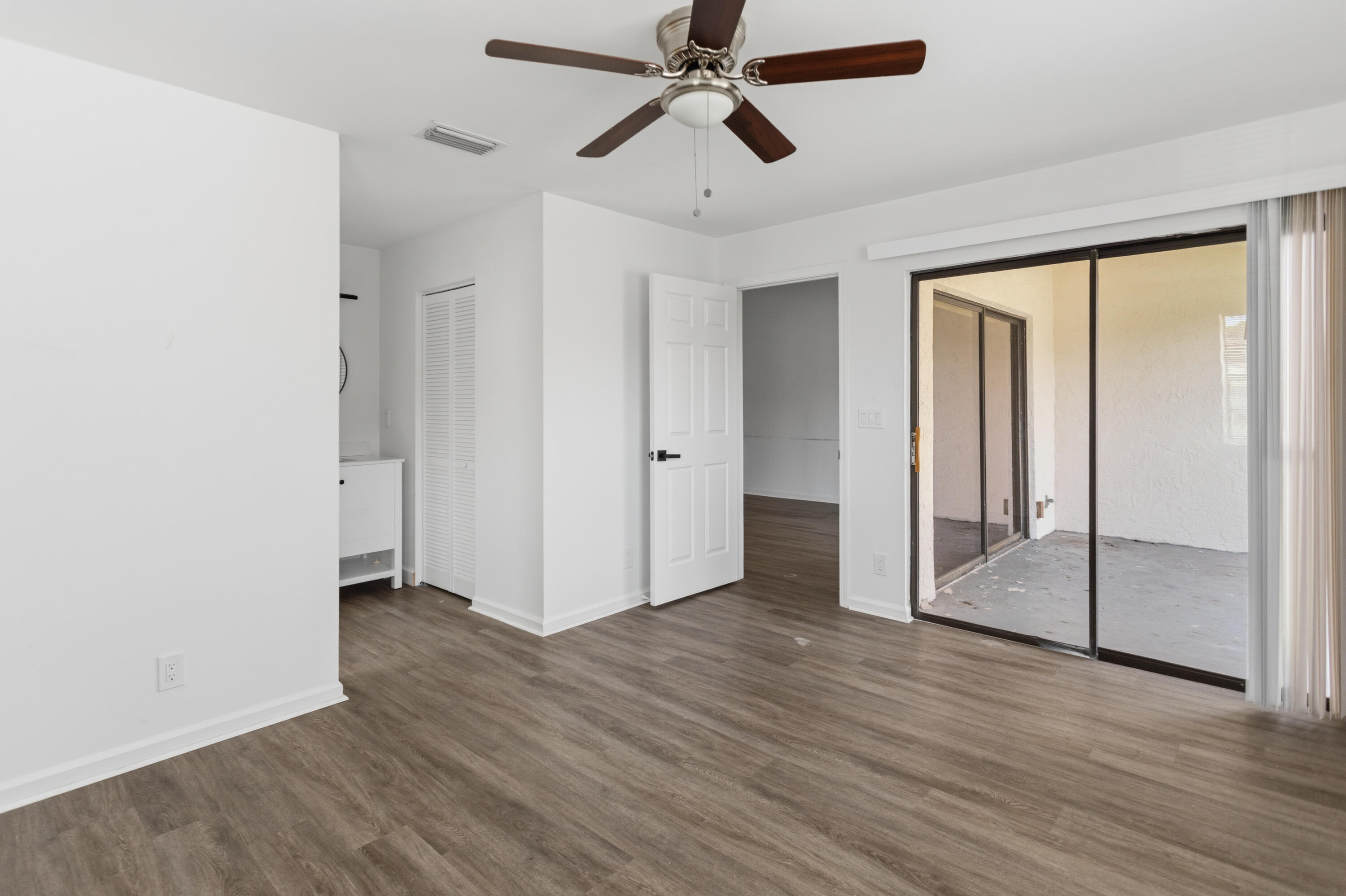 LAKE WINDWOOD CONDO - Residential Lease