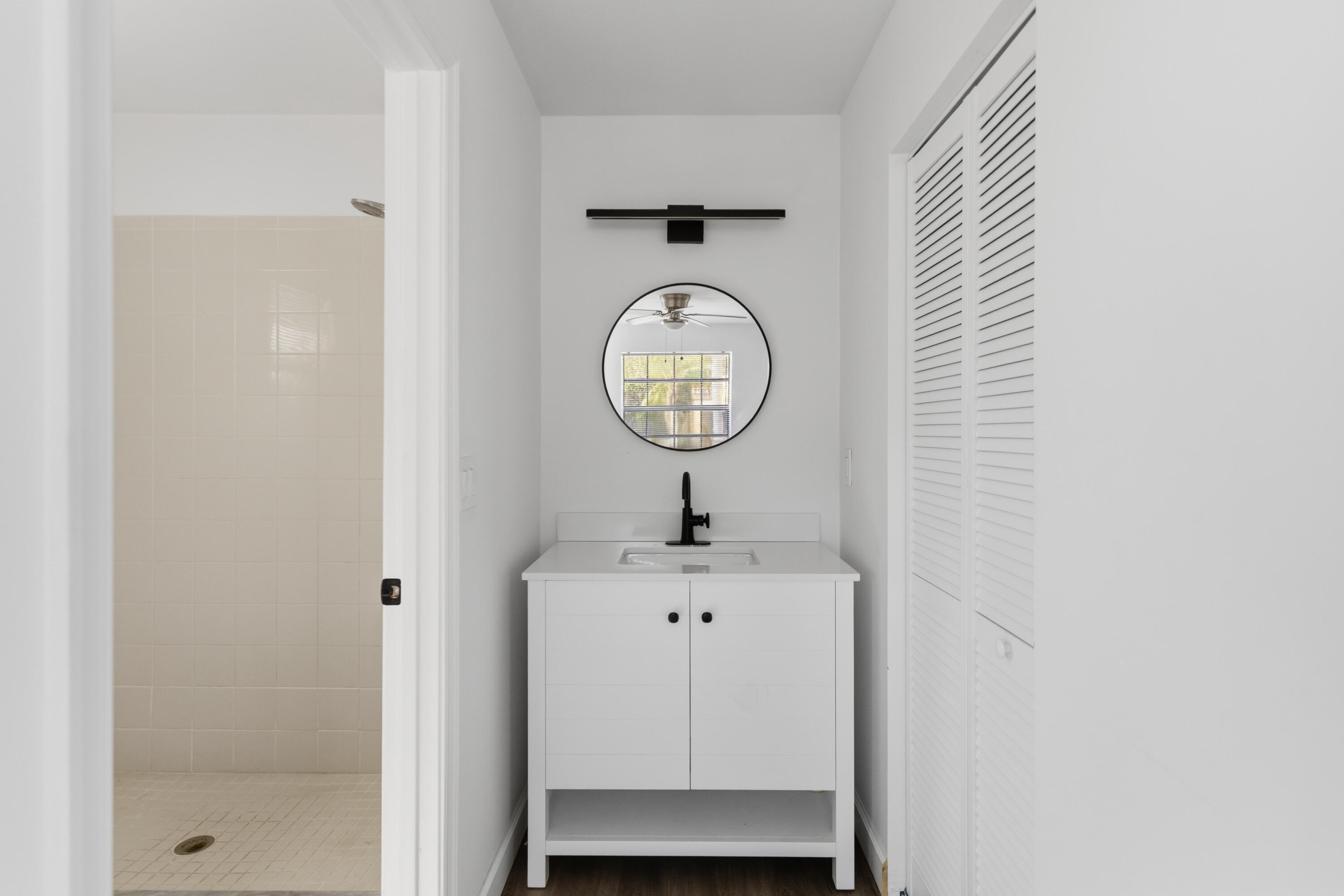 LAKE WINDWOOD CONDO - Residential Lease