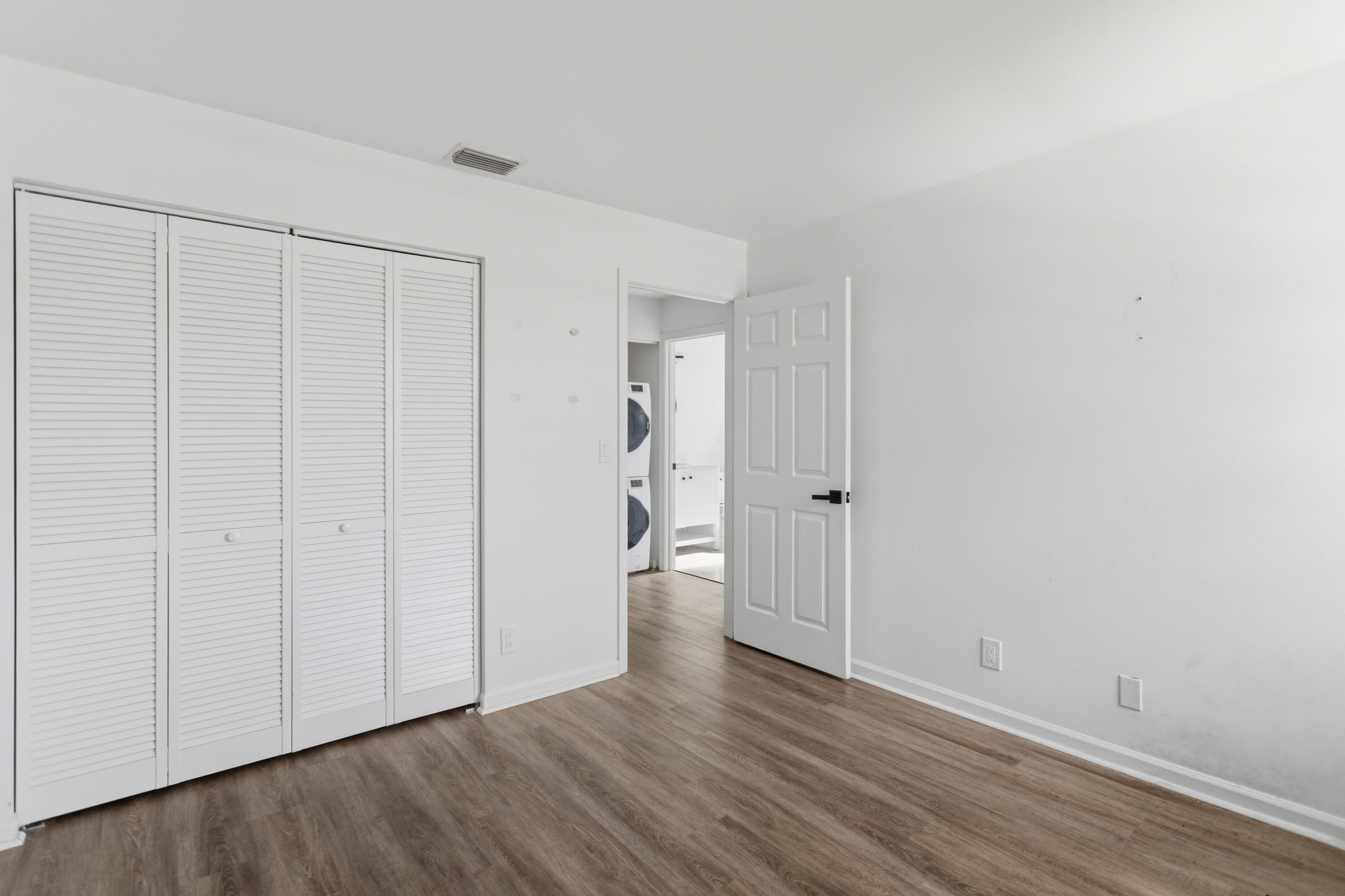 LAKE WINDWOOD CONDO - Residential Lease