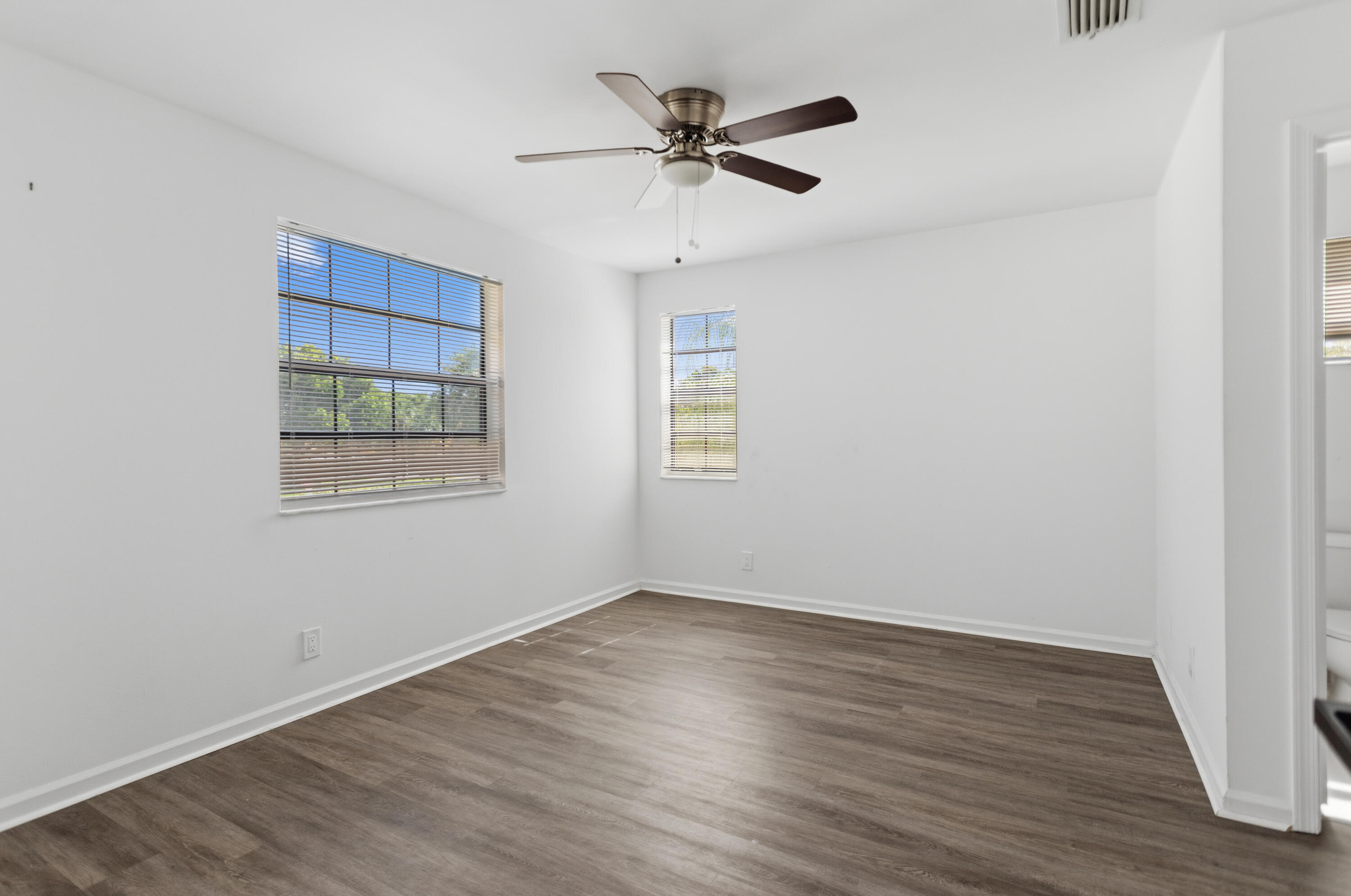 LAKE WINDWOOD CONDO - Residential Lease