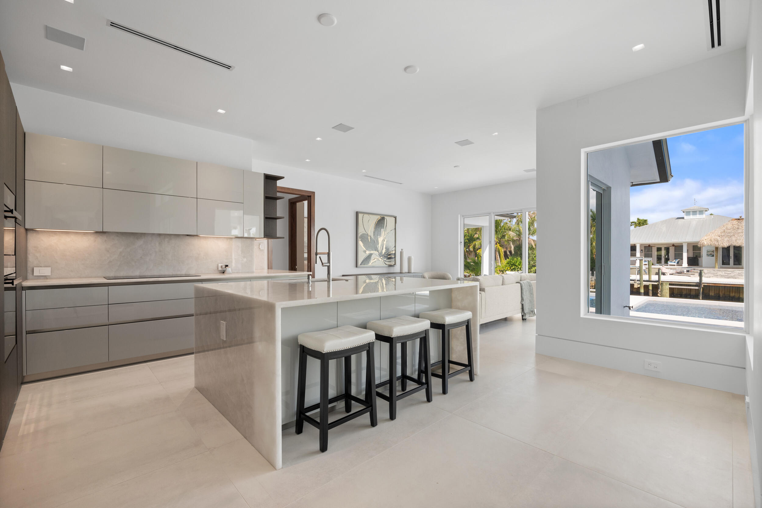 COUNTRY CLUB POINT - Residential