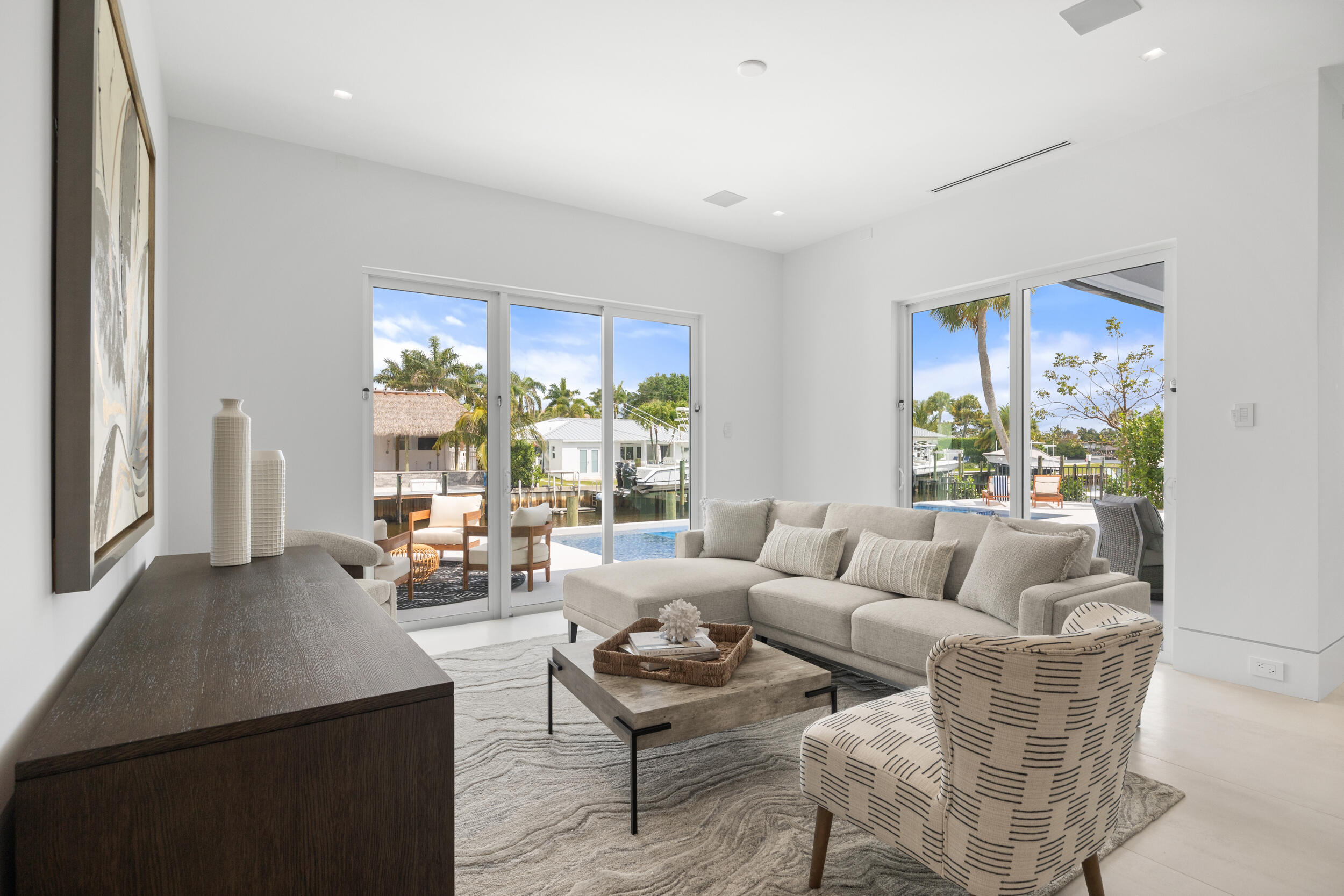 COUNTRY CLUB POINT - Residential