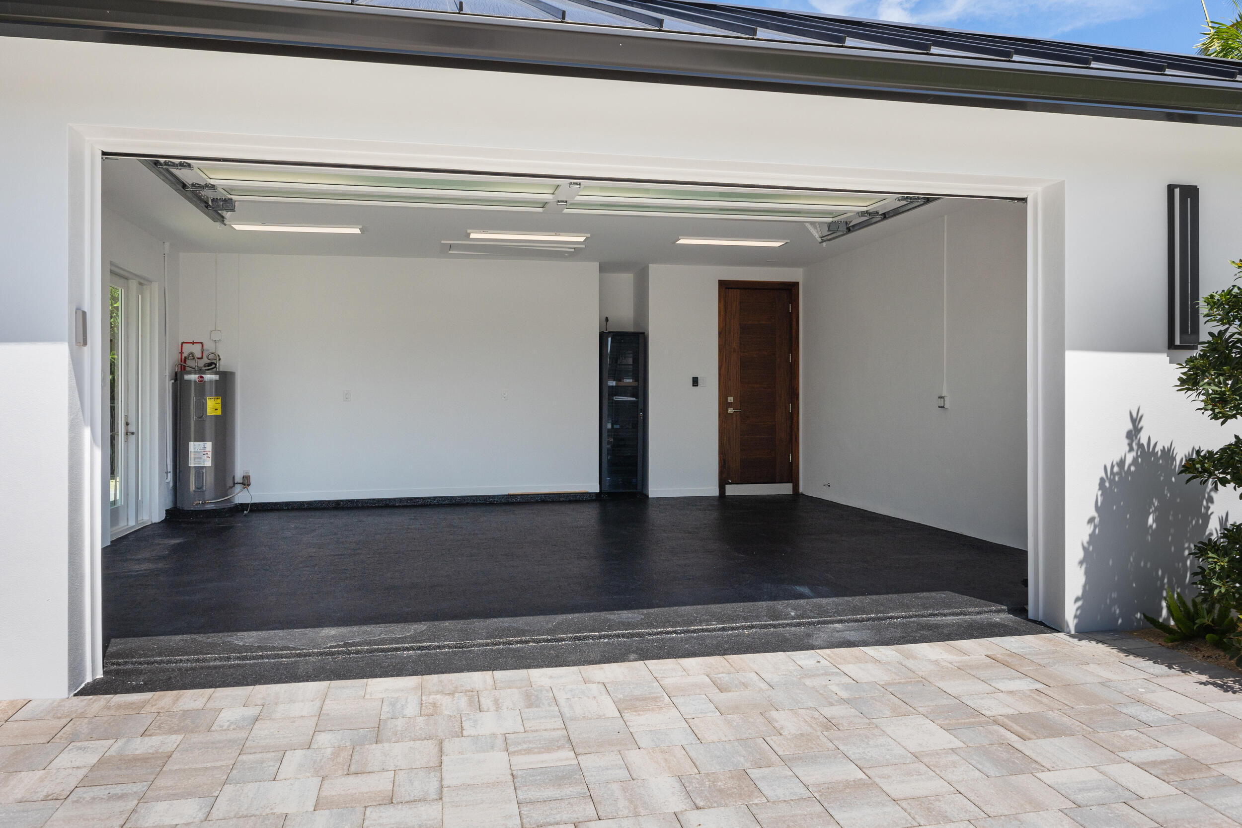 COUNTRY CLUB POINT - Residential