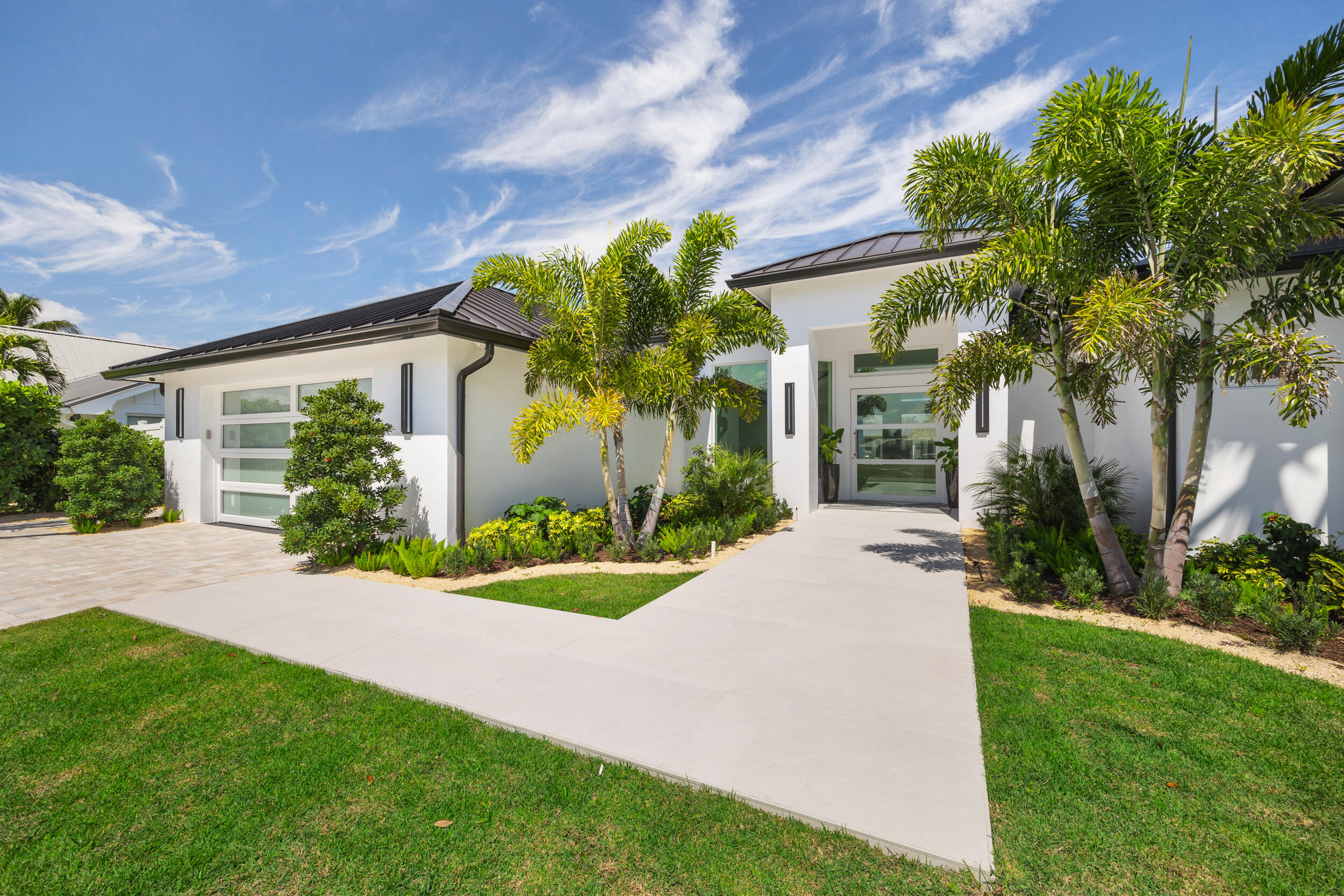 COUNTRY CLUB POINT - Residential