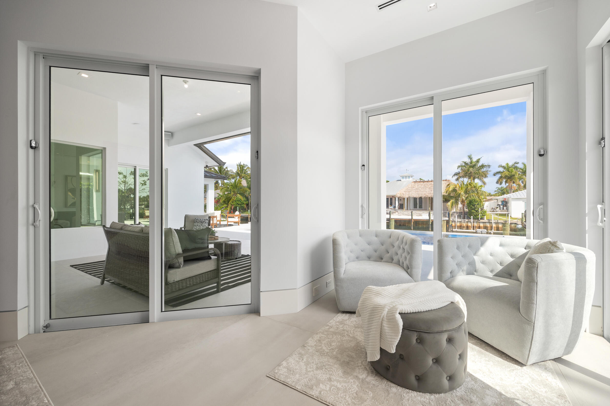 COUNTRY CLUB POINT - Residential