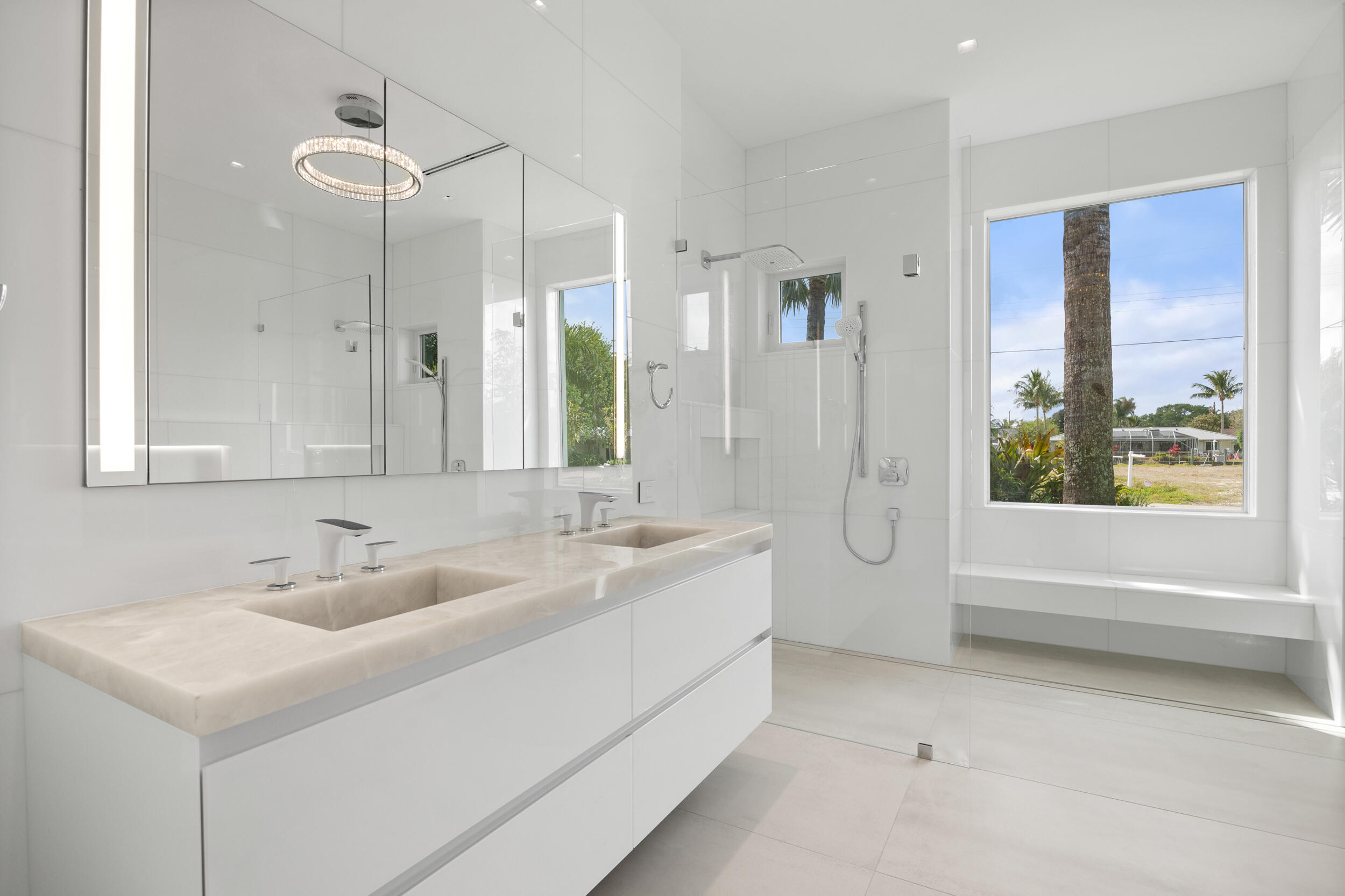 COUNTRY CLUB POINT - Residential
