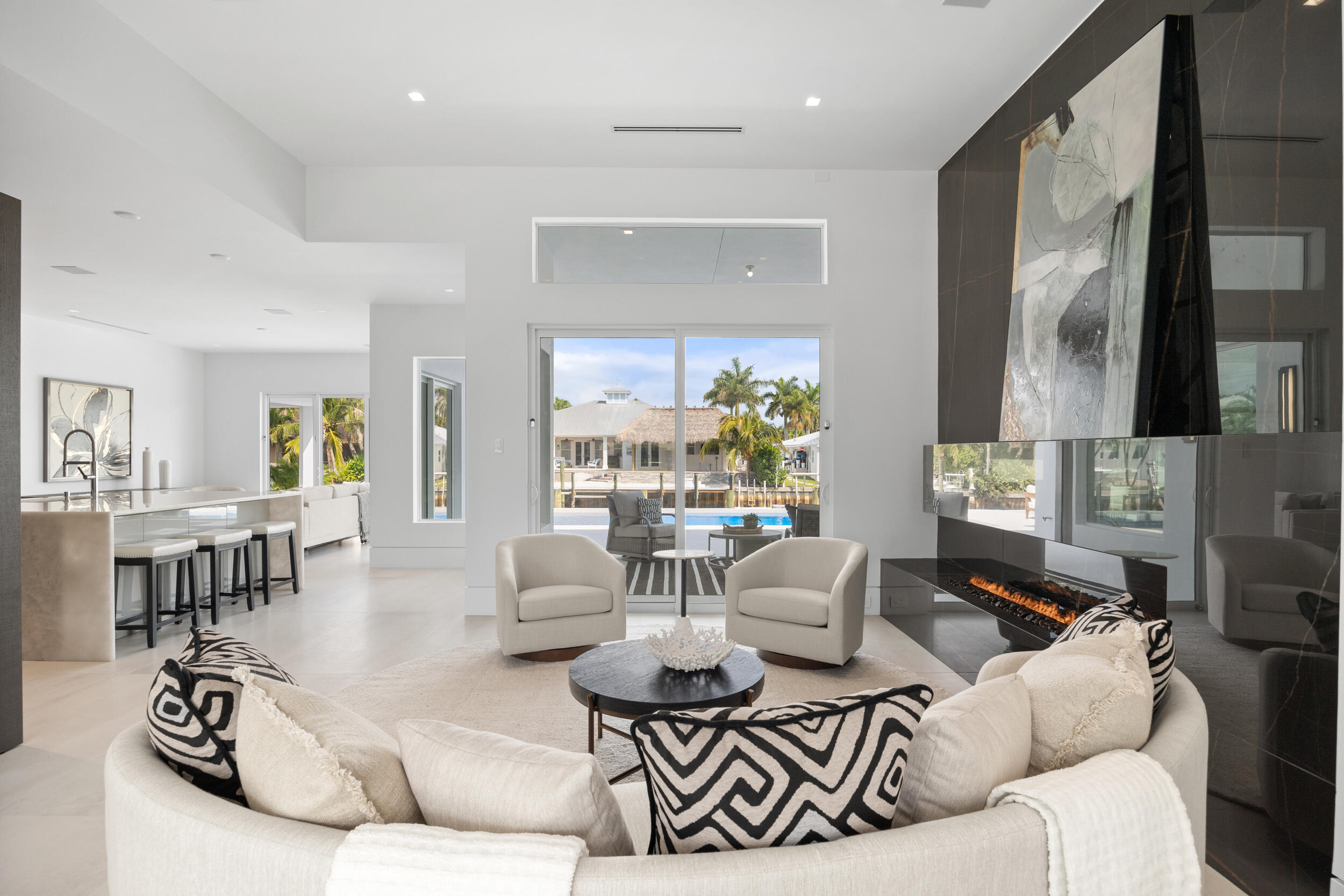 COUNTRY CLUB POINT - Residential