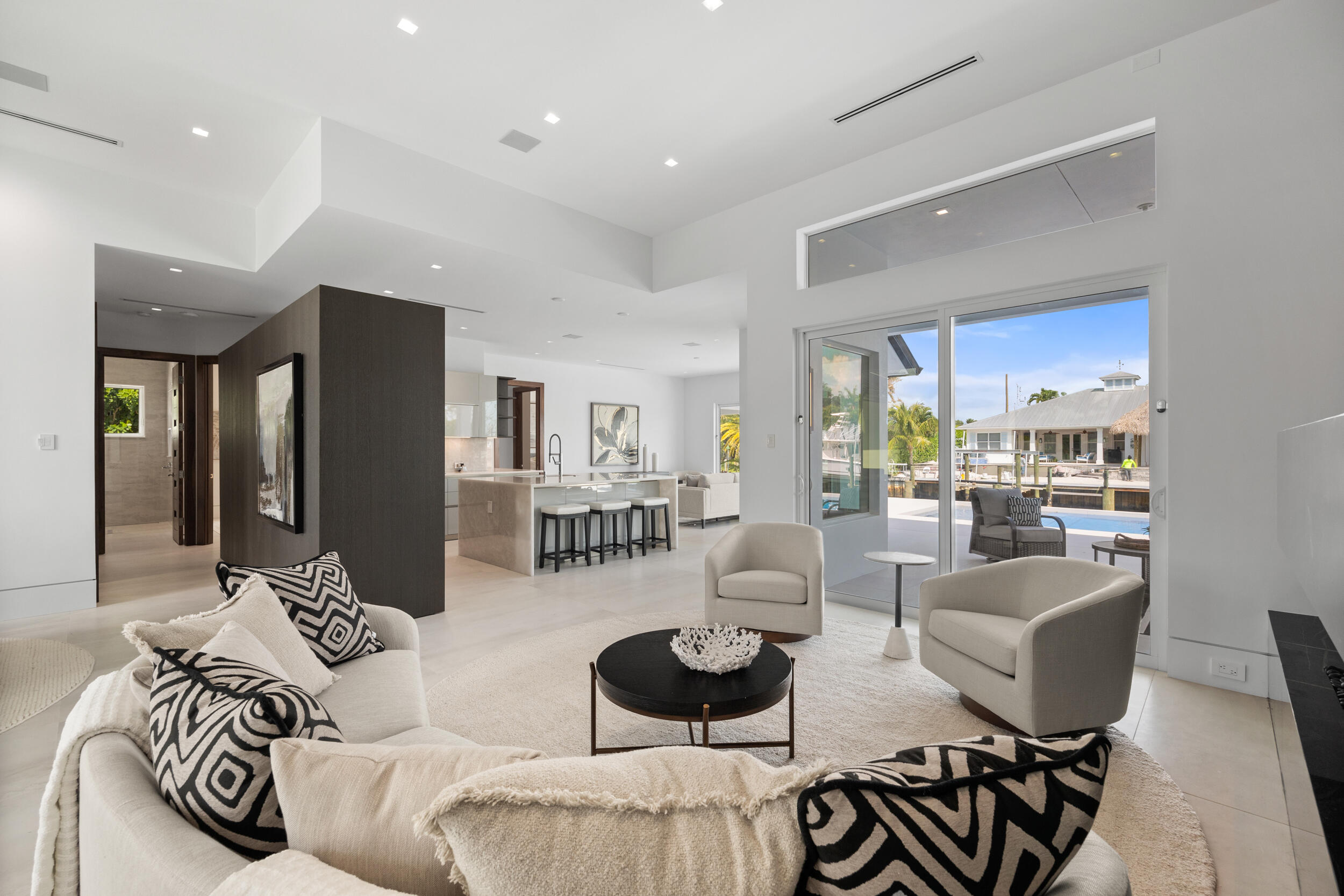 COUNTRY CLUB POINT - Residential