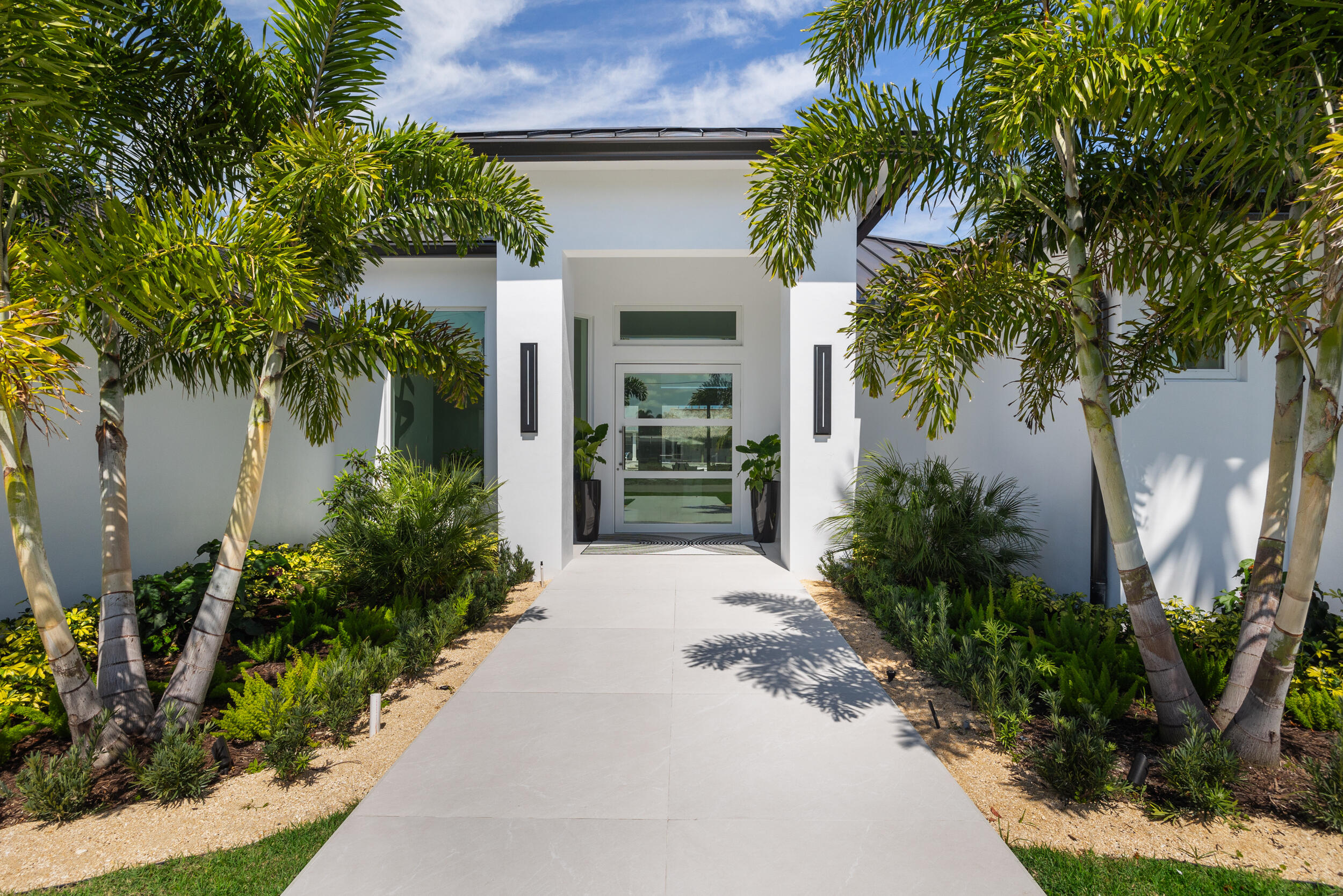 COUNTRY CLUB POINT - Residential